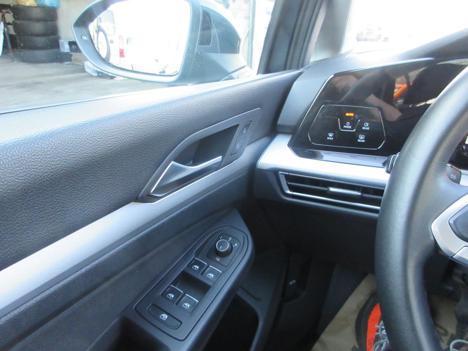 VW Golf 8 2,0 TDI Life,115Ks,Navi,Rik.Kamera,Led,Virtual,Toop Stanje,., fotografija 17