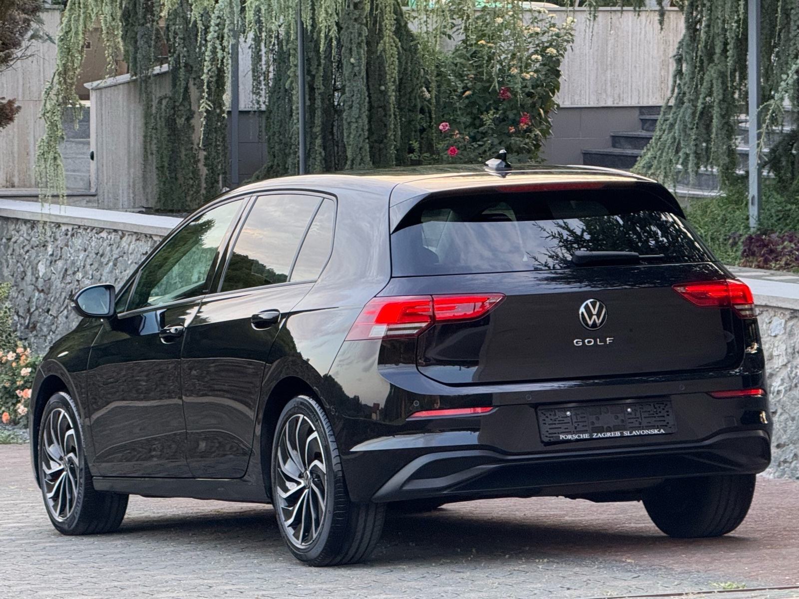 VW Golf 8 2,0 TDI LIFE, NAVI, KEYLESS, ACC, SERVISNA, fotografija 4