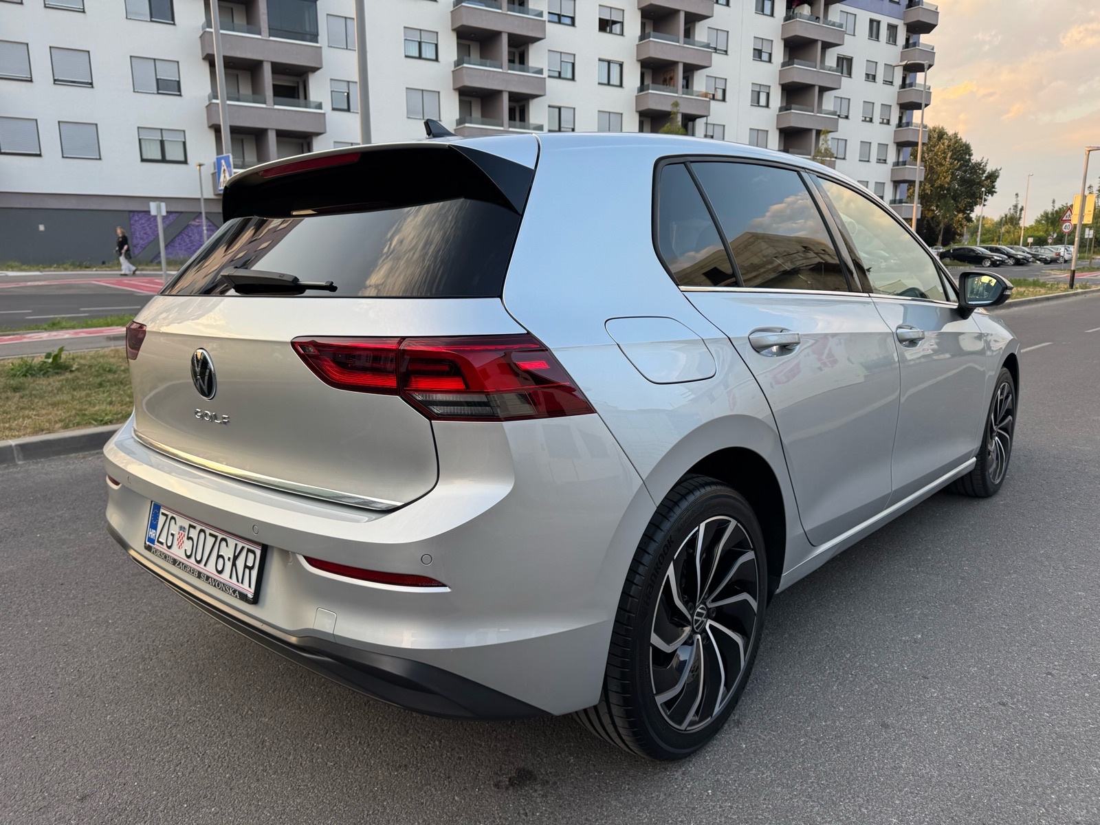 VW Golf 8 2,0 TDI LIFE **NIJE UVOZ,2xKLJUČA, ORIGINAL KM, SERVISNA**, fotografija 5