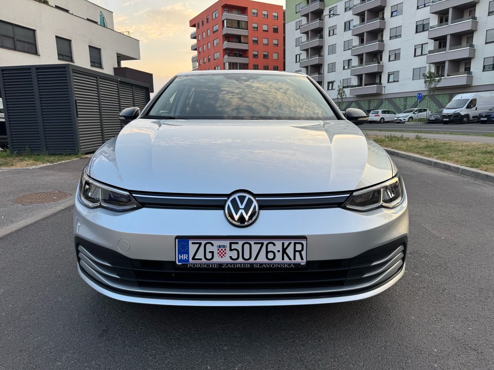 VW Golf 8 2,0 TDI LIFE **NIJE UVOZ,2xKLJUČA, ORIGINAL KM, SERVISNA**, fotografija 8