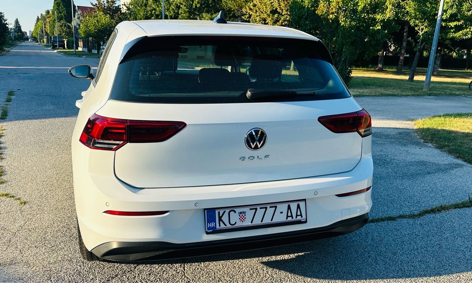 VW Golf 8 2,0 TDI Life Tvorničko jamstvo, fotografija 6