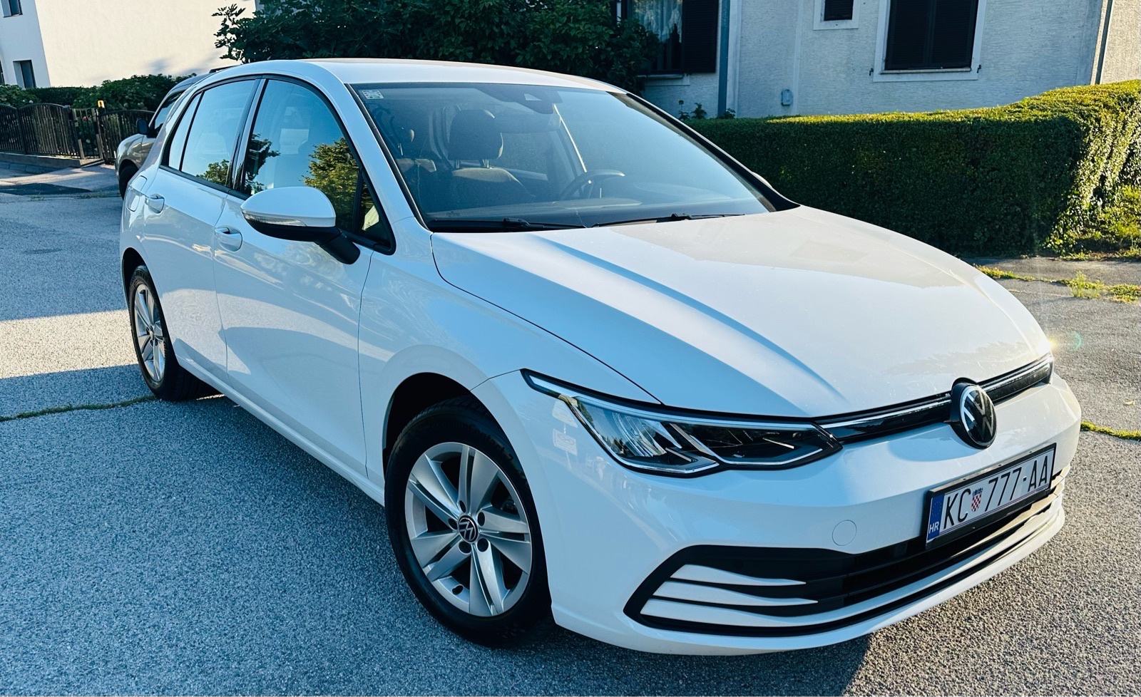VW Golf 8 2,0 TDI Life Tvorničko jamstvo, fotografija 2