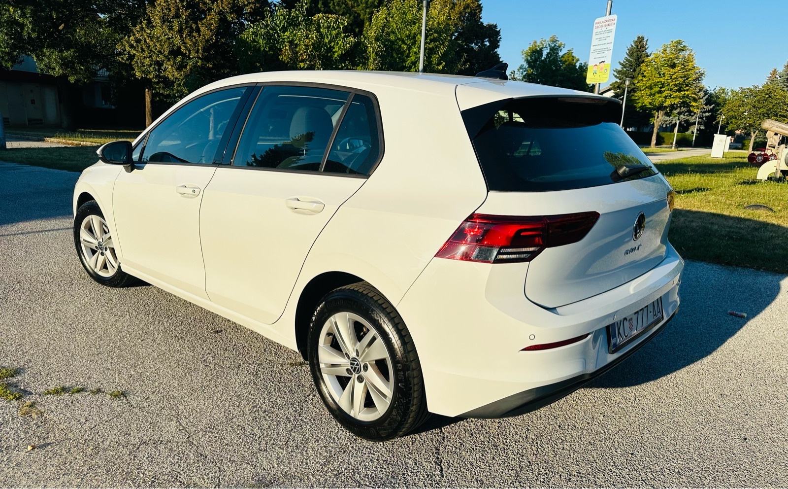VW Golf 8 2,0 TDI Life Tvorničko jamstvo, fotografija 7