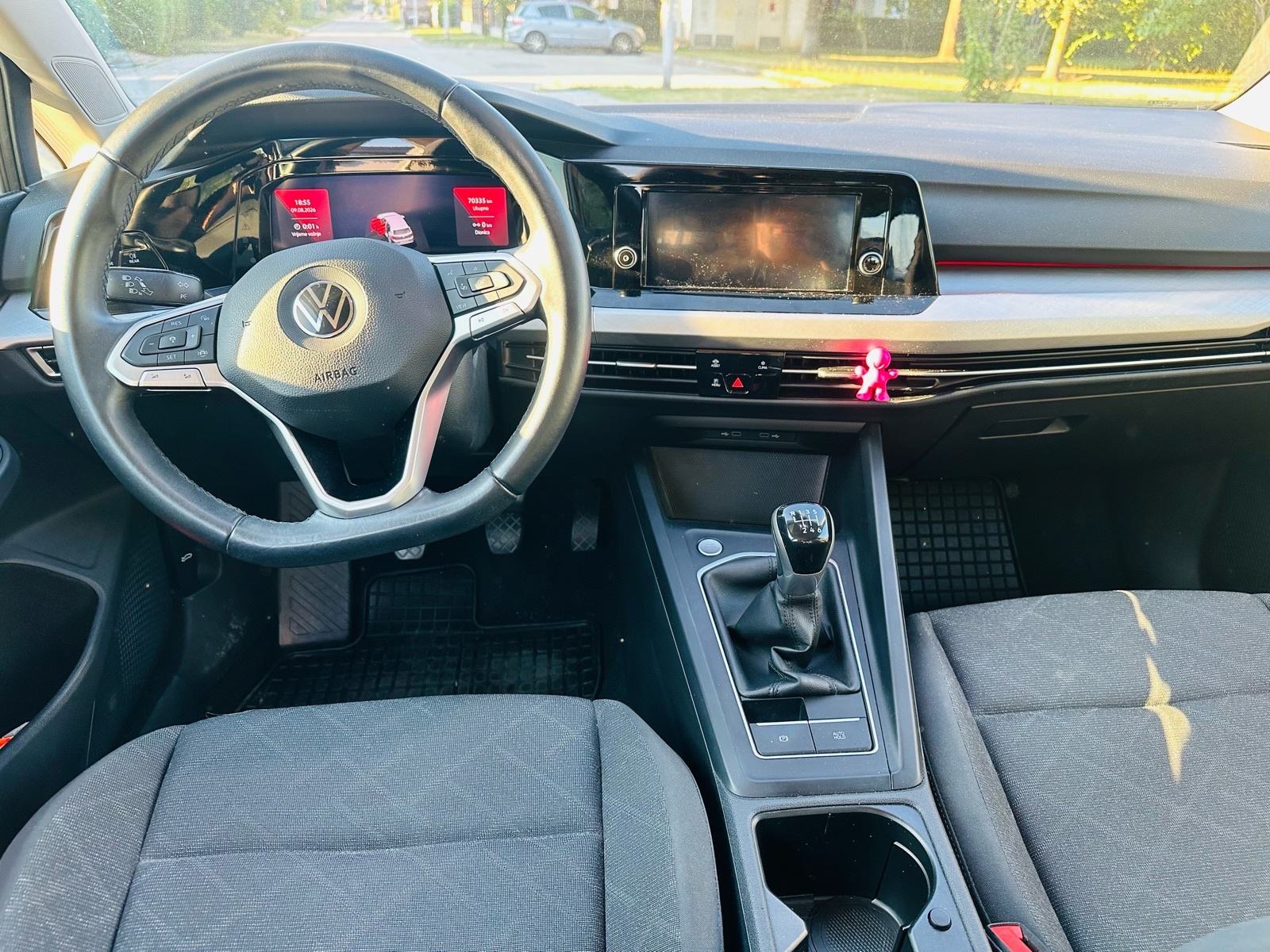 VW Golf 8 2,0 TDI Life Tvorničko jamstvo, fotografija 9