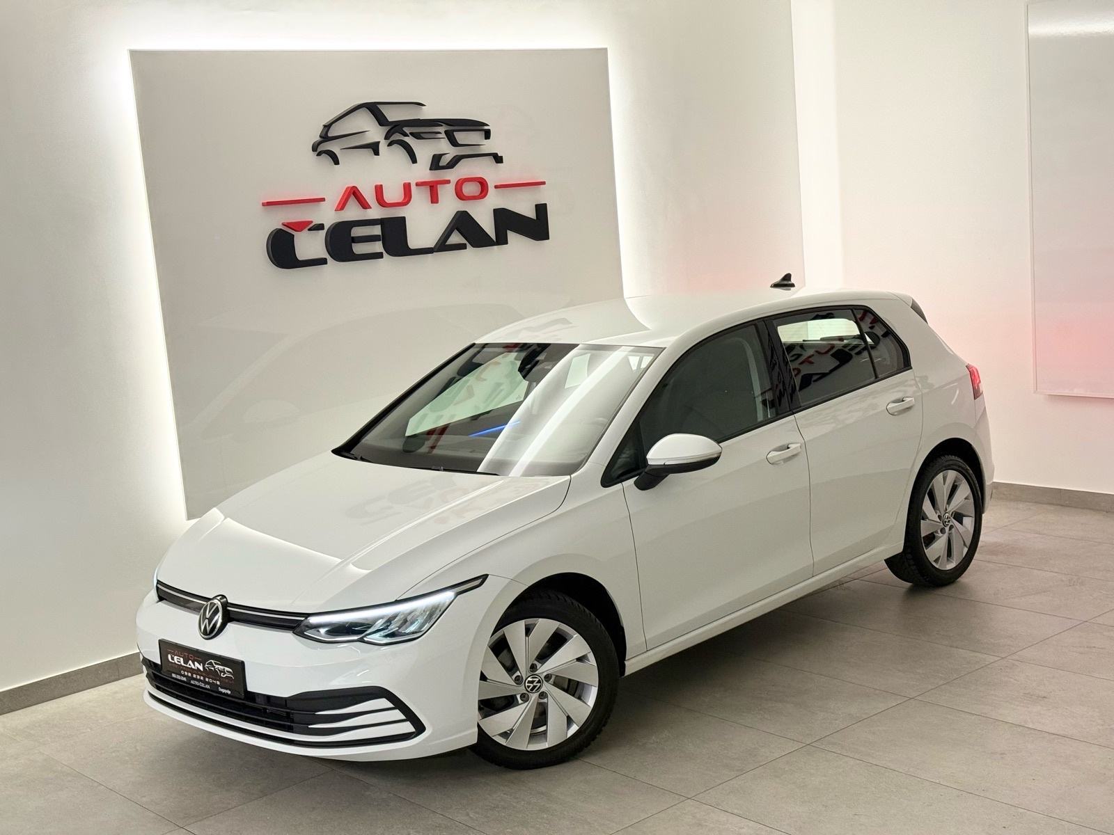 VW Golf 8 2,0 TDI Mod.2021⭐️Jamstvo⭐️Alu17_Nav.~Acc_Abmient_Led, fotografija 2