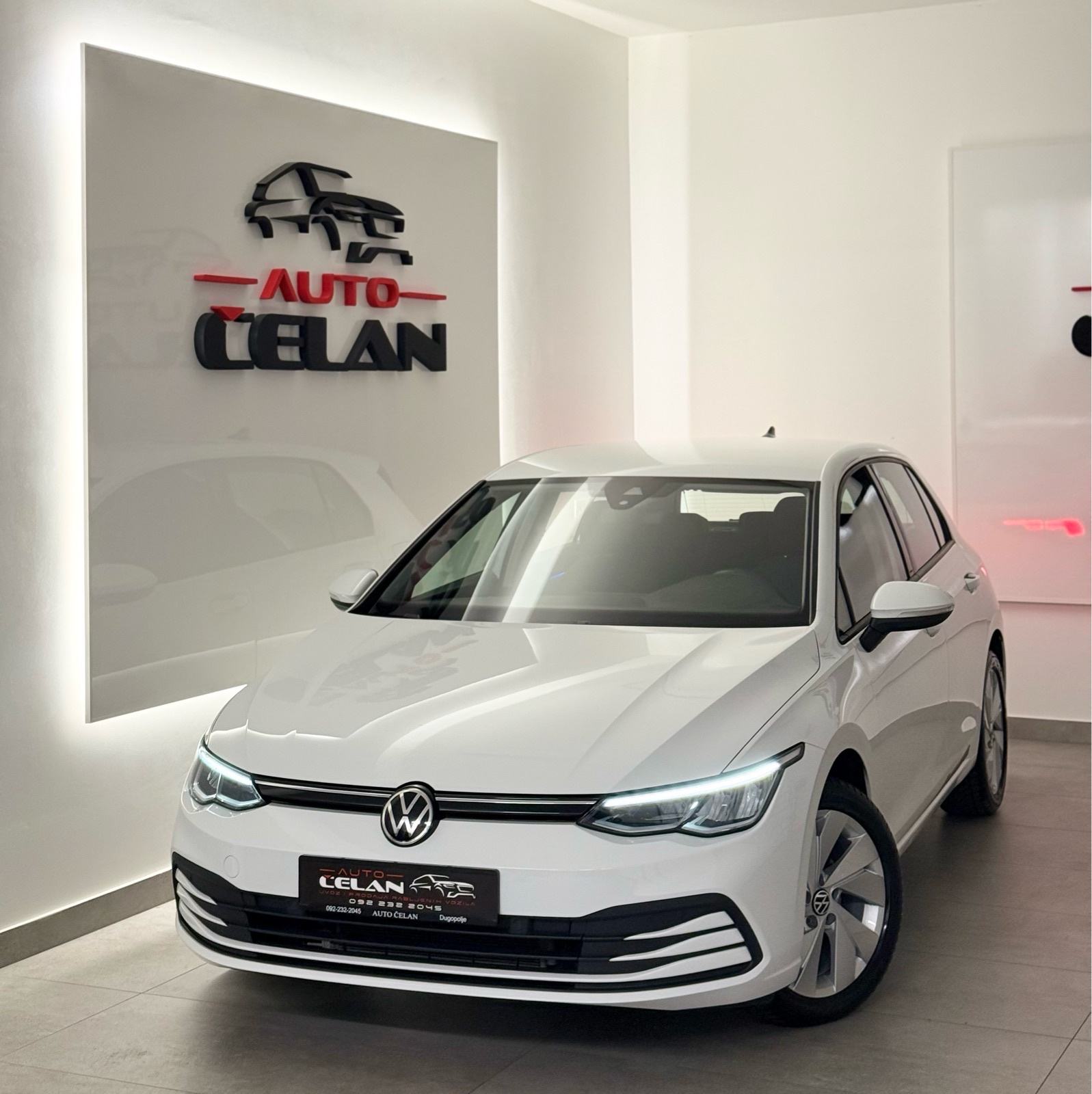 VW Golf 8 2,0 TDI Mod.2021⭐️Jamstvo⭐️Alu17_Nav.~Acc_Abmient_Led, fotografija 3