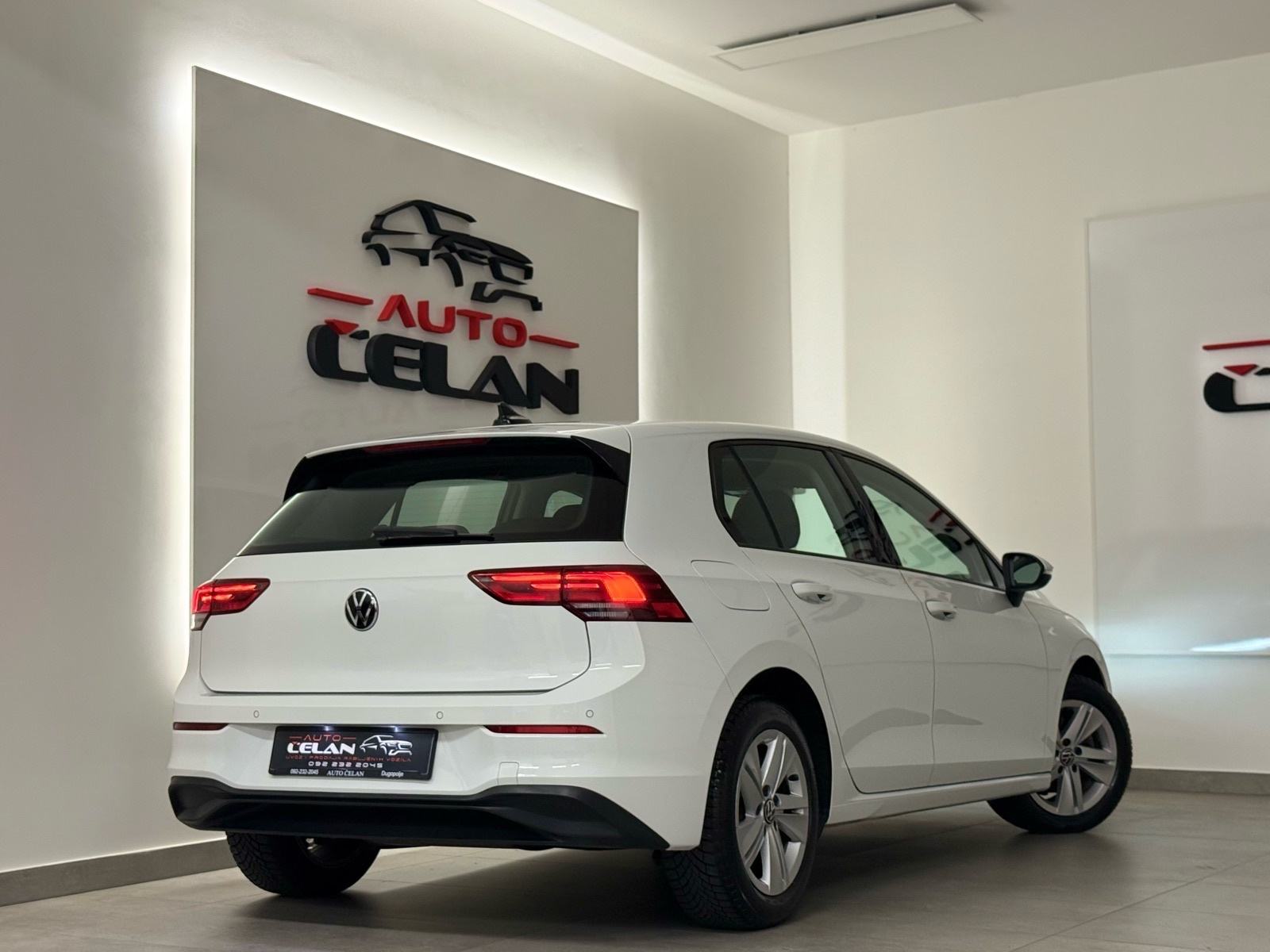 VW Golf 8 2,0 TDI Mod.2021⭐️Jamstvo⭐️Harman Kardon_Kamera~Acc_Nav~Alu, fotografija 13