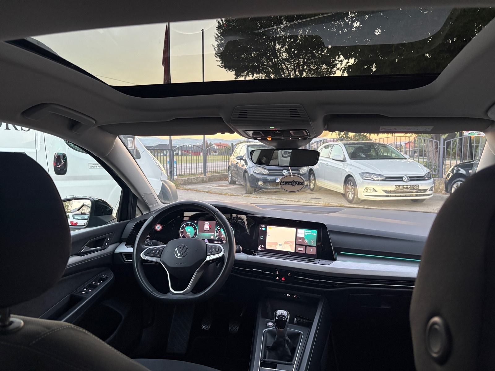 VW Golf 8 2,0 TDI Pano/IQLights/Navi/Kamera/ACC/Reg7|27/FULL, fotografija 19