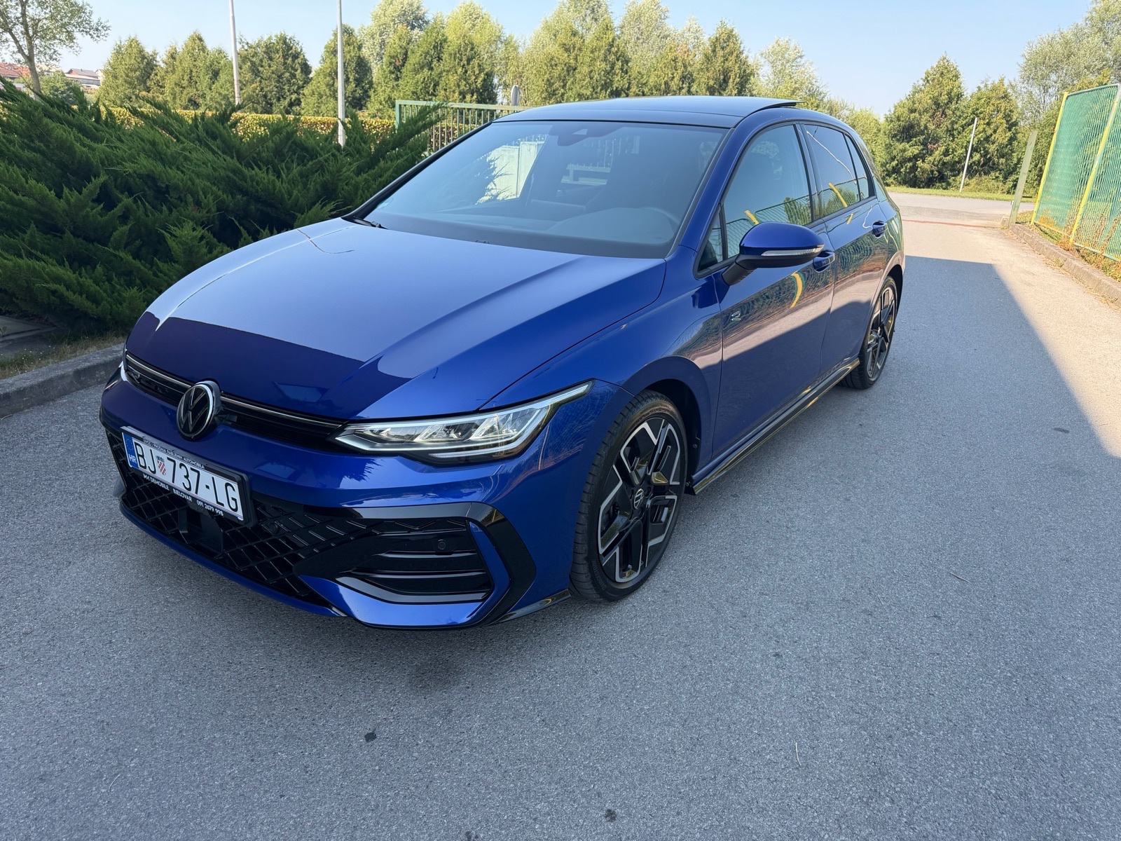 VW Golf 8 2,0 TDI”-R Line-“2025.godina”registriran godinu dana, fotografija 3