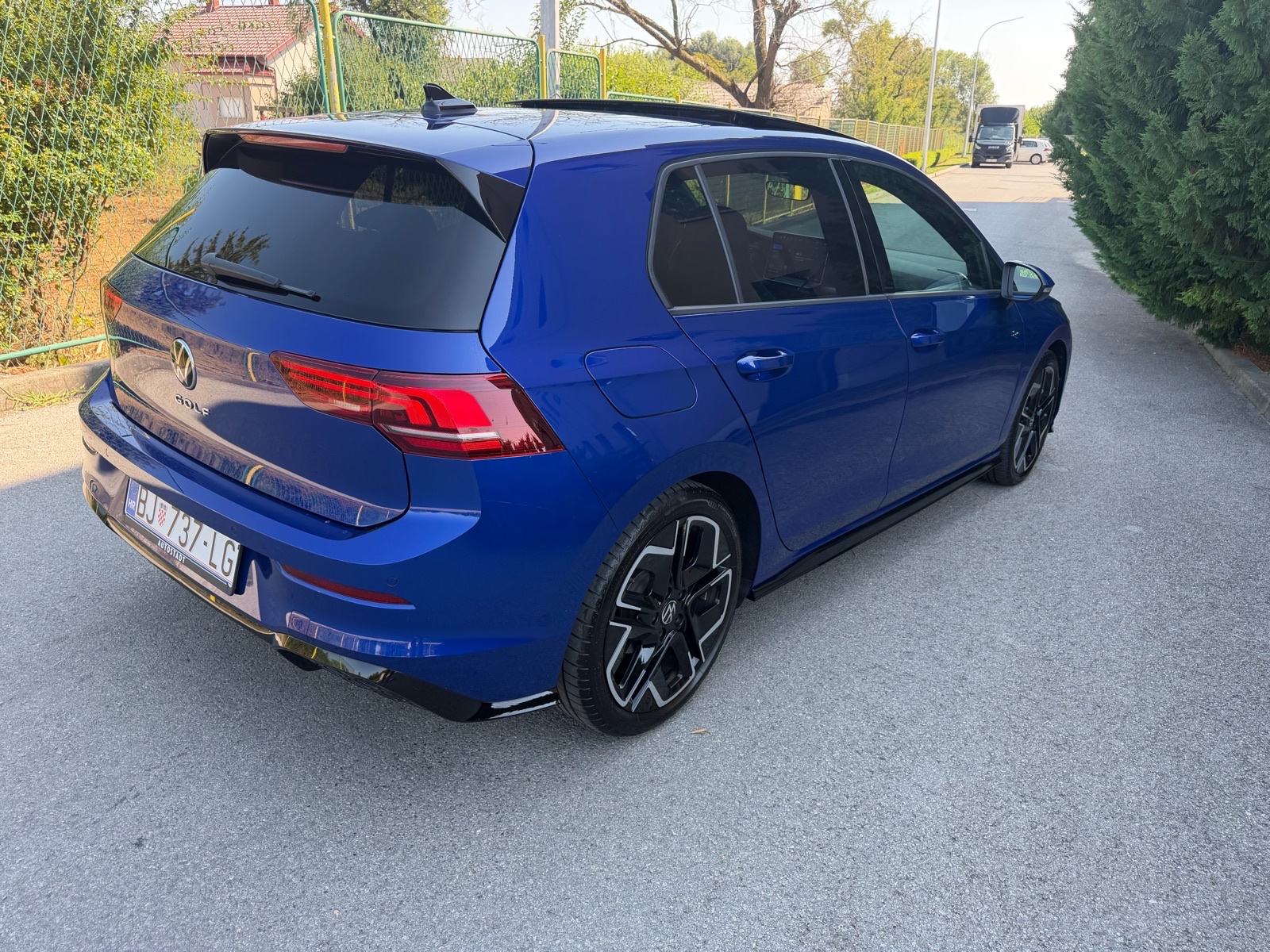 VW Golf 8 2,0 TDI”-R Line-“2025.godina”registriran godinu dana, fotografija 4