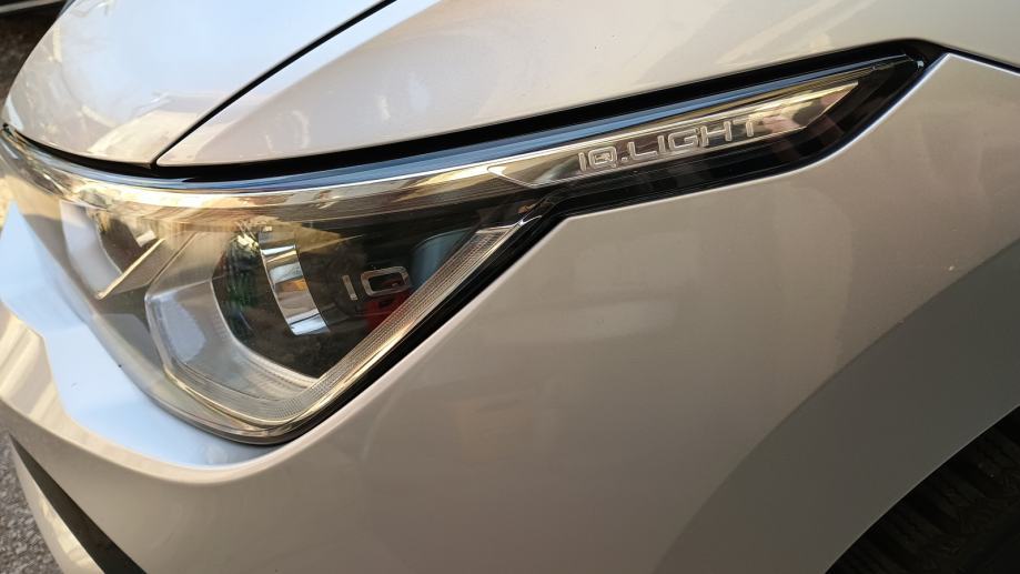 VW Golf 8 2,0 tdi R oprema DSG 150 ks IQ Led, aktivni tempomat, kamera, fotografija 17