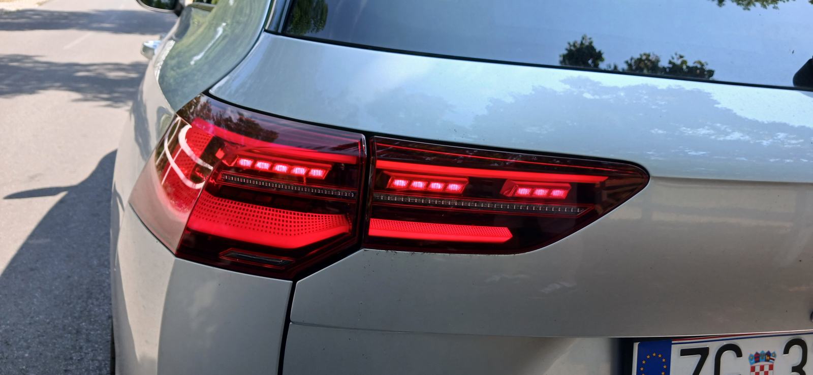 VW Golf 8 2,0 tdi R oprema DSG 150 ks IQ Led, aktivni tempomat, kamera, fotografija 18