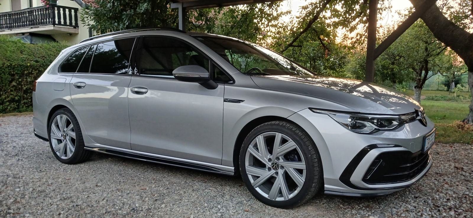 VW Golf 8 2,0 tdi R oprema DSG 150 ks IQ Led, aktivni tempomat, kamera, fotografija 5
