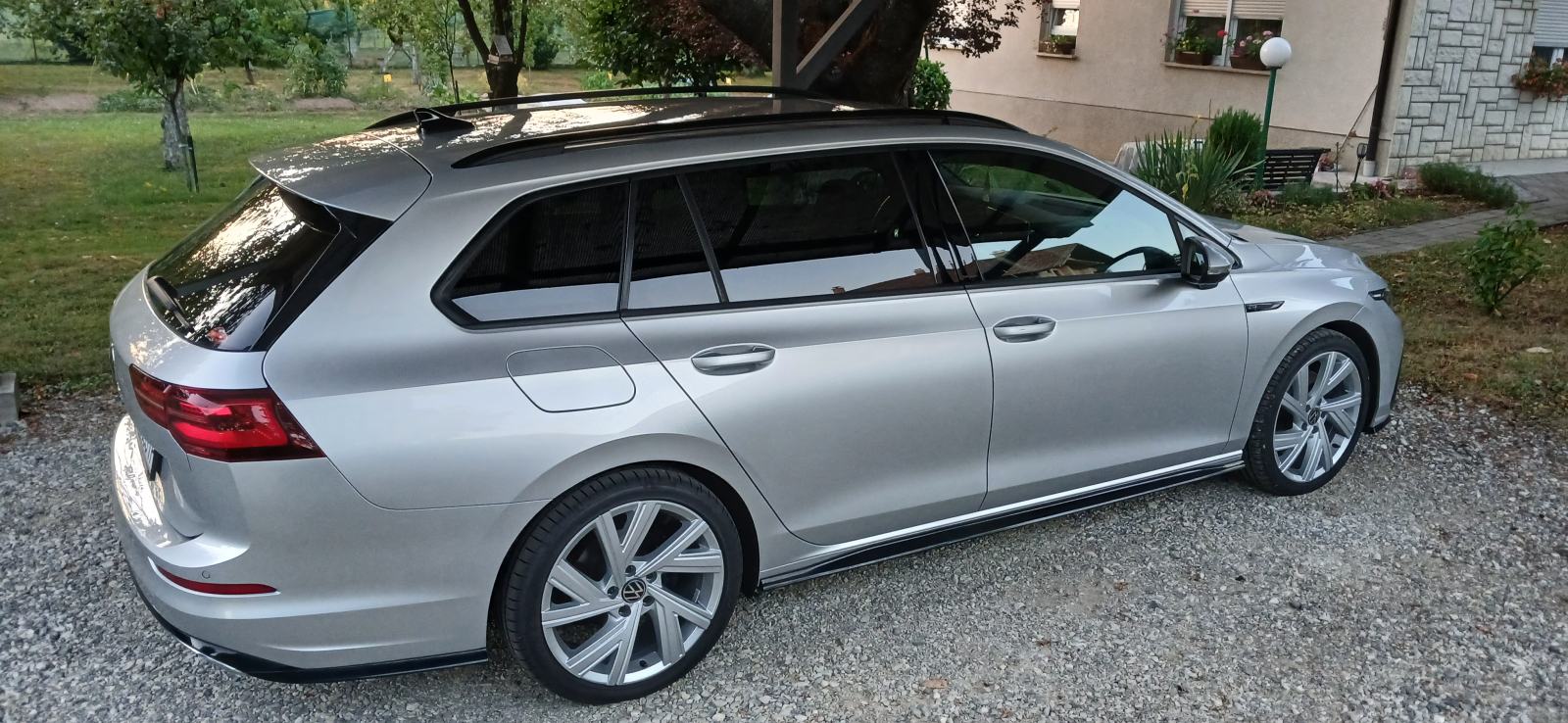 VW Golf 8 2,0 tdi R oprema DSG 150 ks IQ Led, aktivni tempomat, kamera, fotografija 4