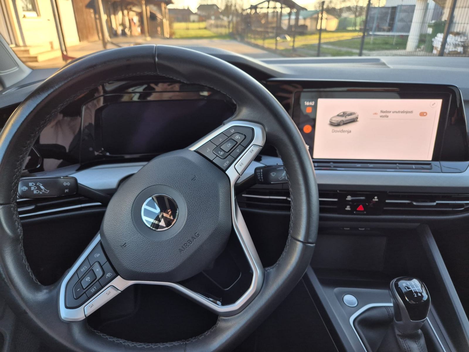VW Golf 8 2,0 TDI, Life, 2022. god.,110 KW, kamera prednja i stražnja, fotografija 9