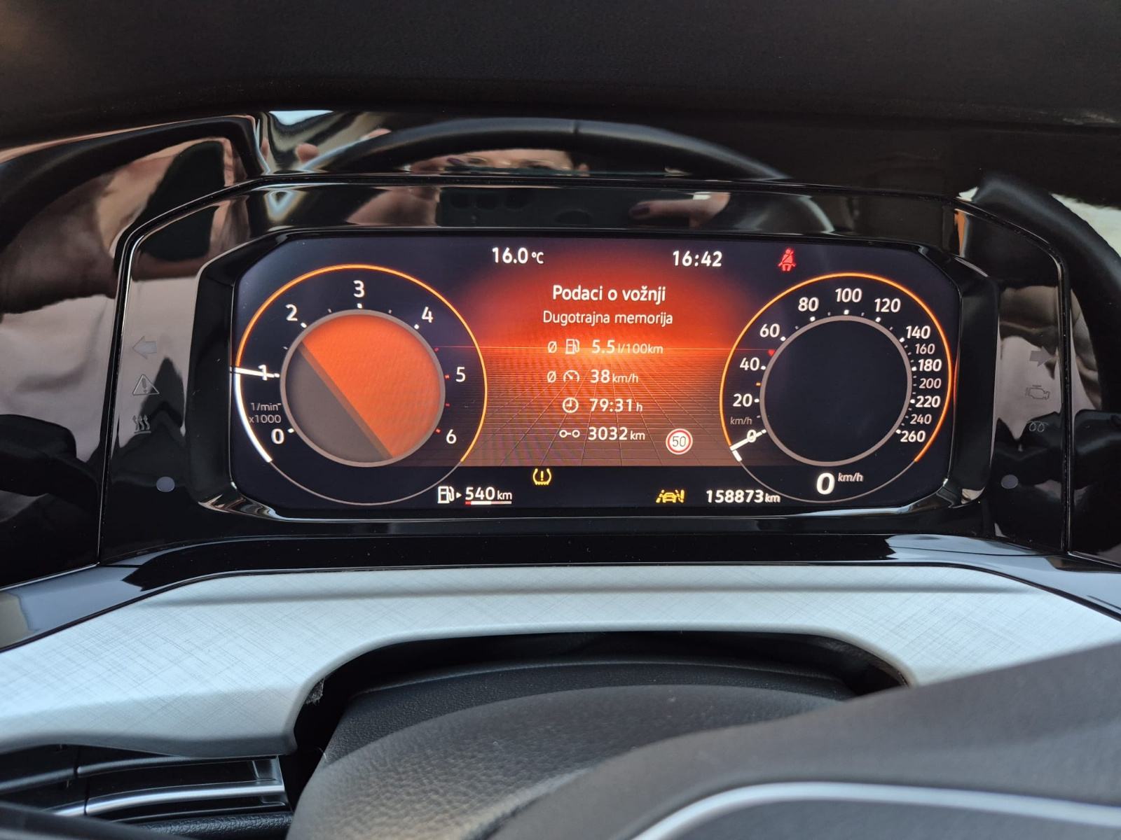 VW Golf 8 2,0 TDI, Life, 2022. god.,110 KW, kamera prednja i stražnja, fotografija 6