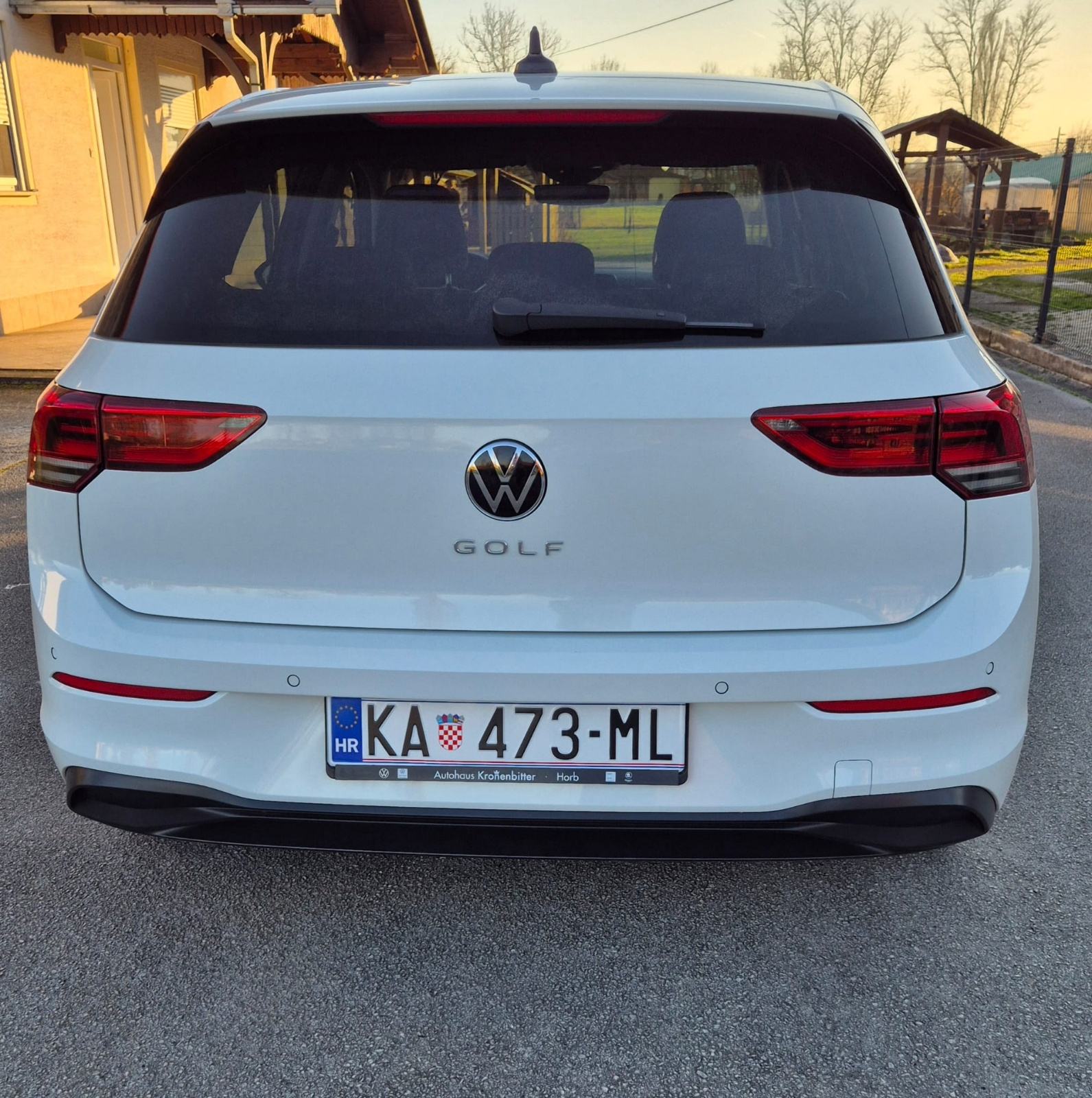 VW Golf 8 2,0 TDI, Life, 2022. god.,110 KW, kamera prednja i stražnja, fotografija 2