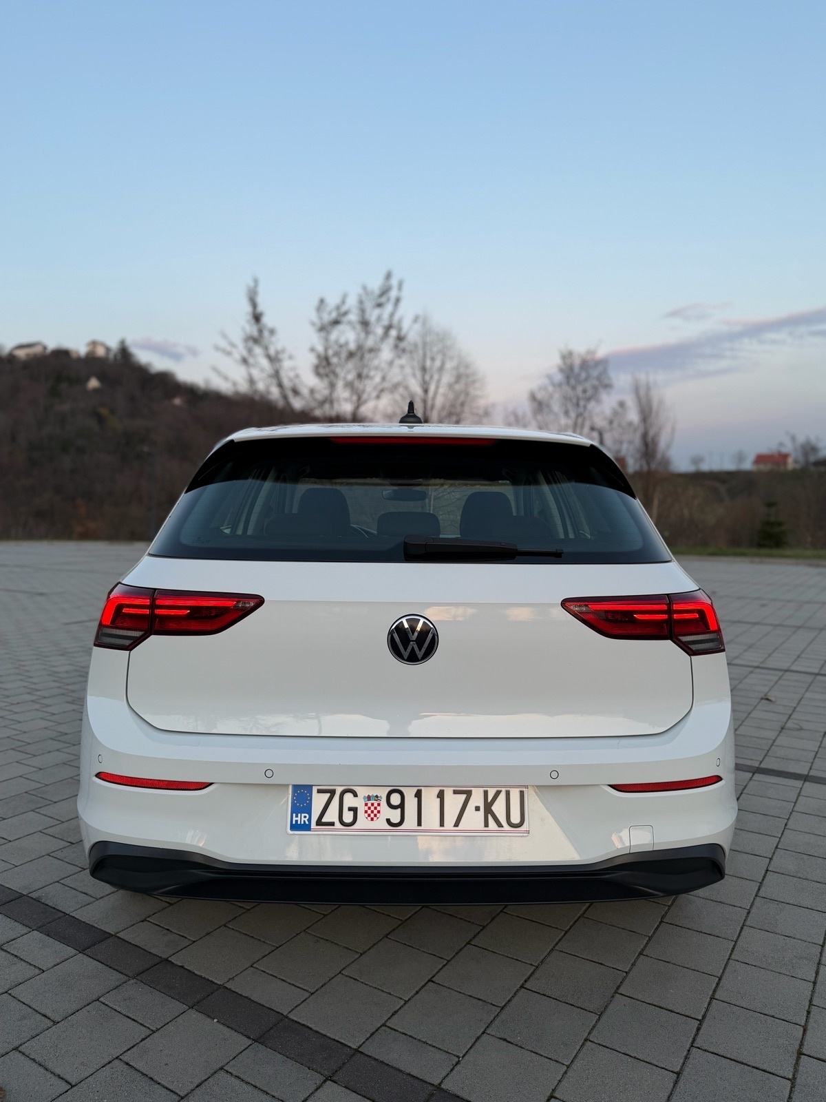 VW Golf 8 2,0 TDI LIFE, REGISTRIRAN, NAVI, KEYLESS, ACC, fotografija 5