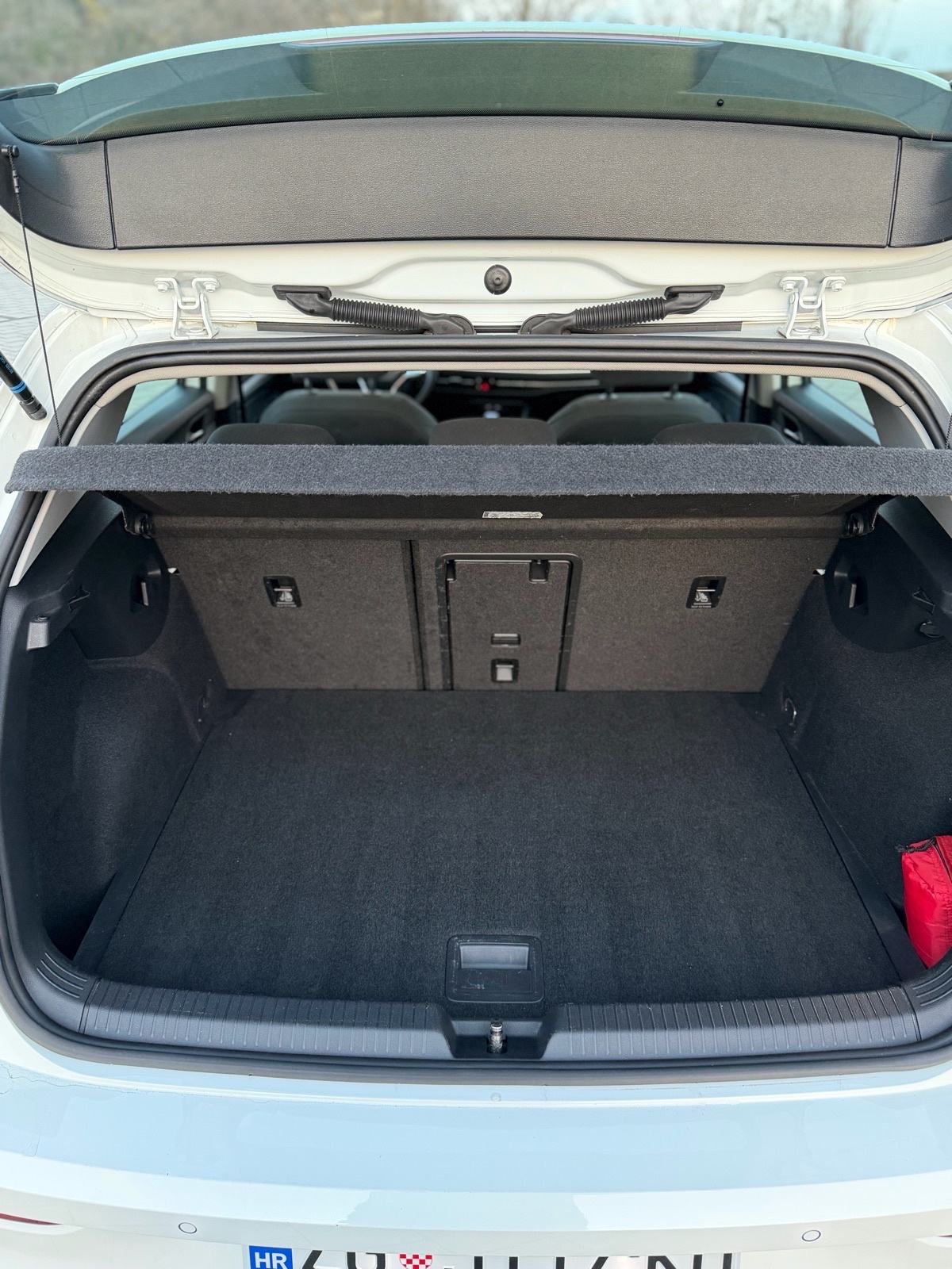 VW Golf 8 2,0 TDI LIFE, REGISTRIRAN, NAVI, KEYLESS, ACC, fotografija 7