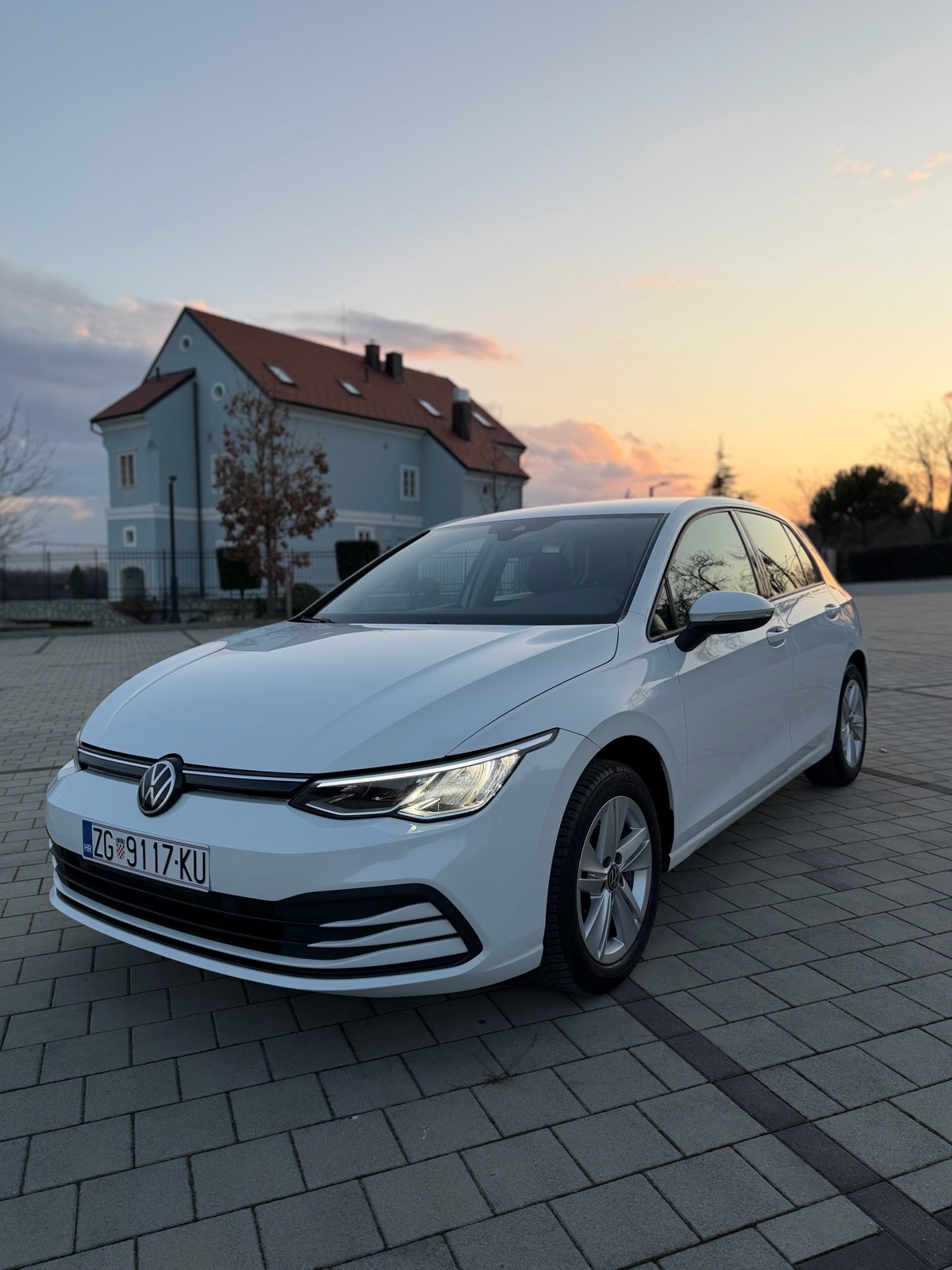 VW Golf 8 2,0 TDI LIFE, REGISTRIRAN, NAVI, KEYLESS, ACC, fotografija 2