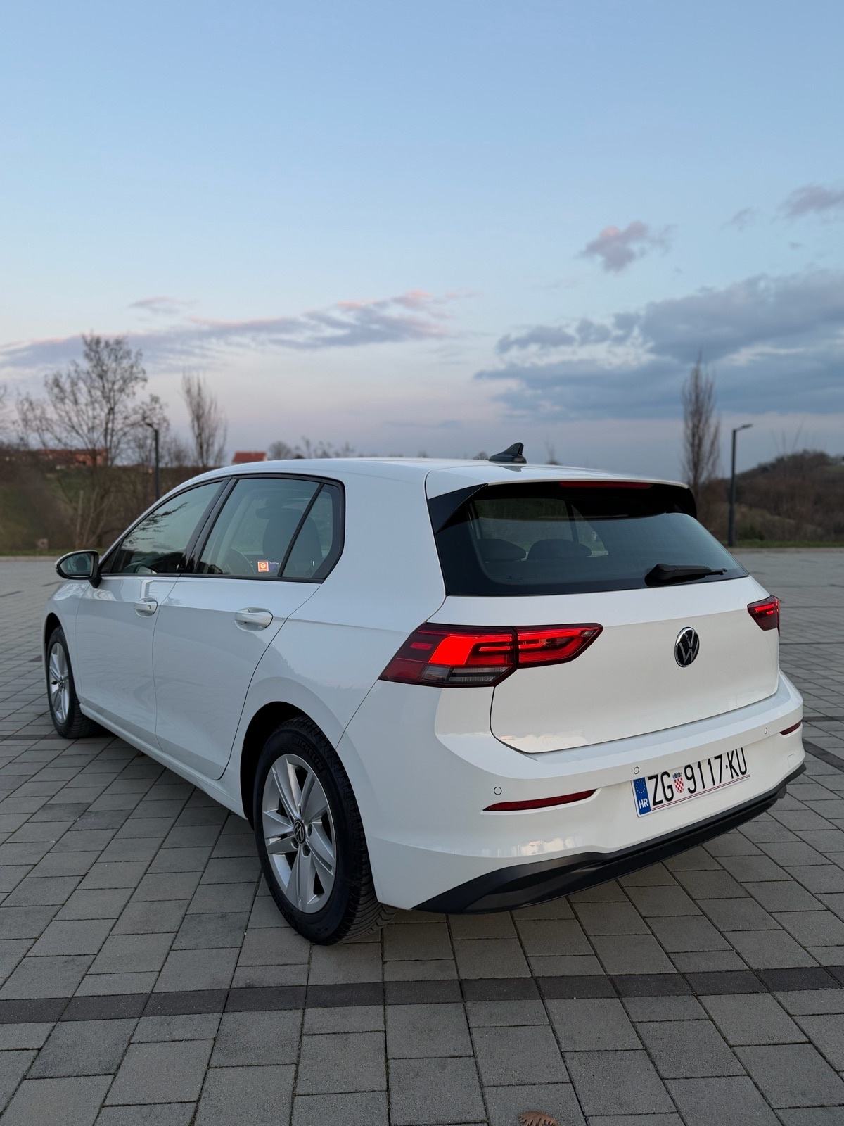 VW Golf 8 2,0 TDI LIFE, REGISTRIRAN, NAVI, KEYLESS, ACC, fotografija 4