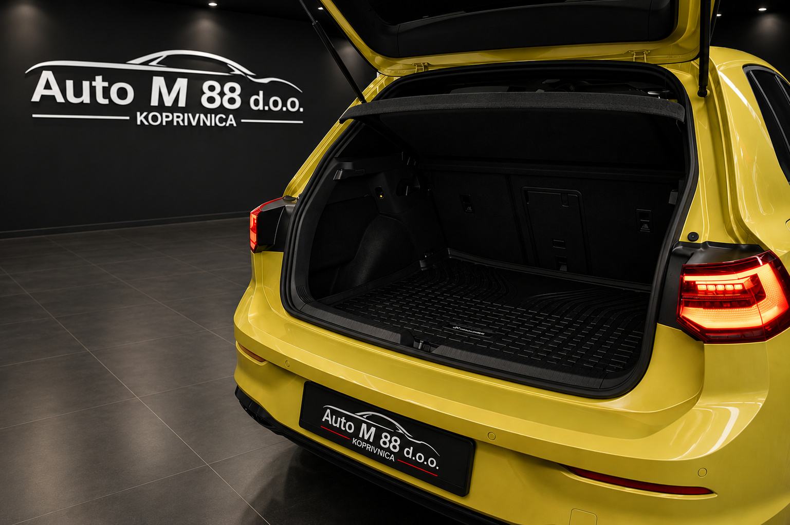 VW Golf 8 2.0 TDI⭐️R-Line⭐️PANO⭐️SPORTSKA SJEDALA⭐️LED⭐️POSEBNA OPREMA, fotografija 5