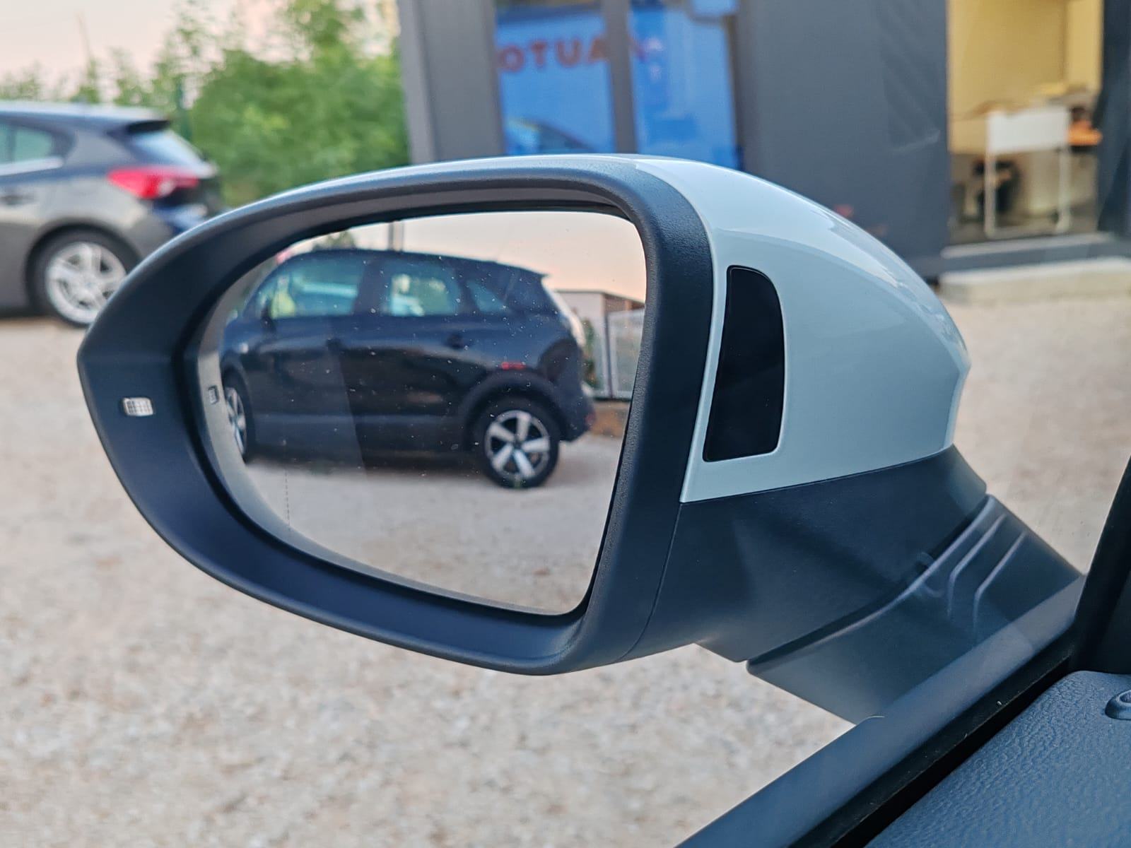 VW Golf 8 2,0 TDI, fotografija 17