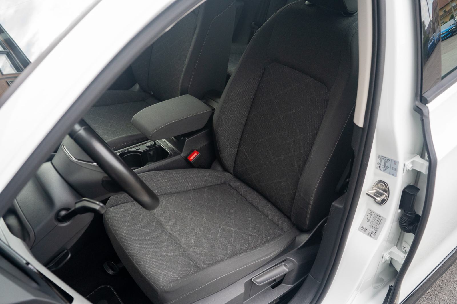 VW Golf 8 2,0 TDI, Navi, ACC, Keyless, fotografija 8