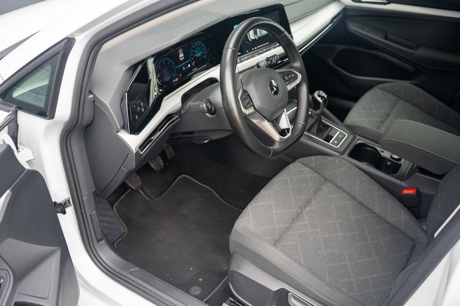 VW Golf 8 2,0 TDI, Navi, ACC, Keyless, fotografija 11