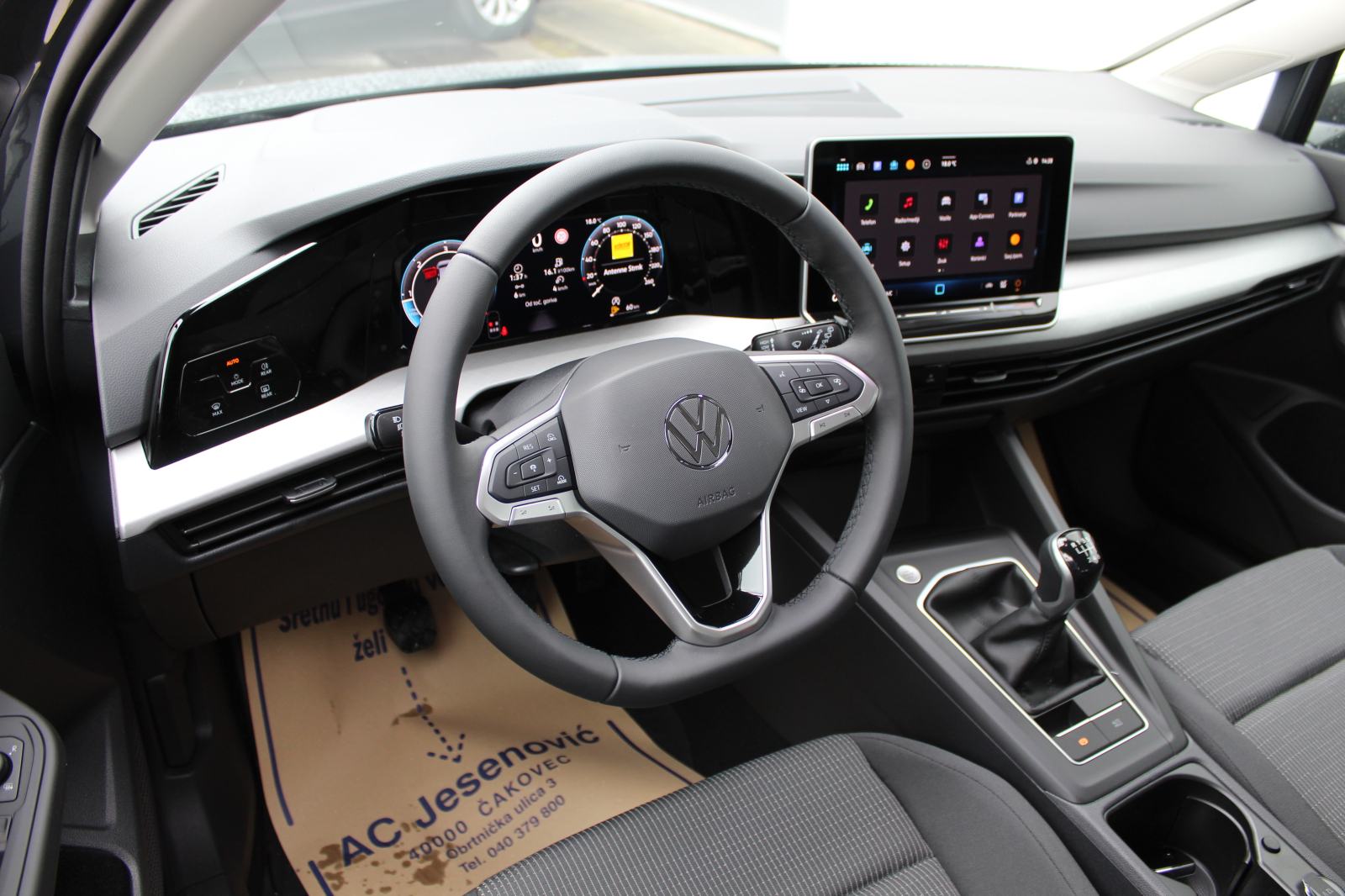 VW Golf 8 2,0 TDI, fotografija 8