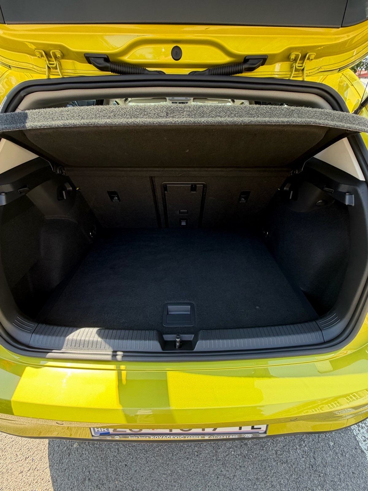 VW Golf 8 2,0 TDI, fotografija 17