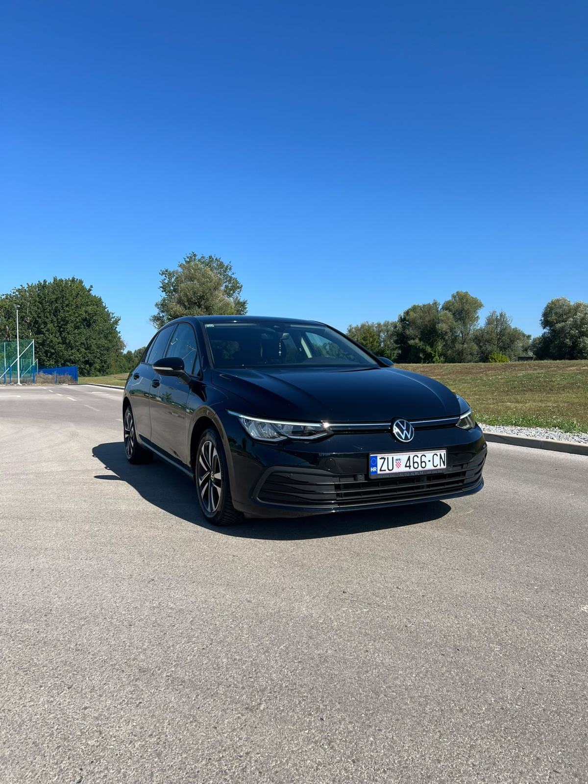 VW Golf 8 2,0 TDI, pogled izvana - slika 1