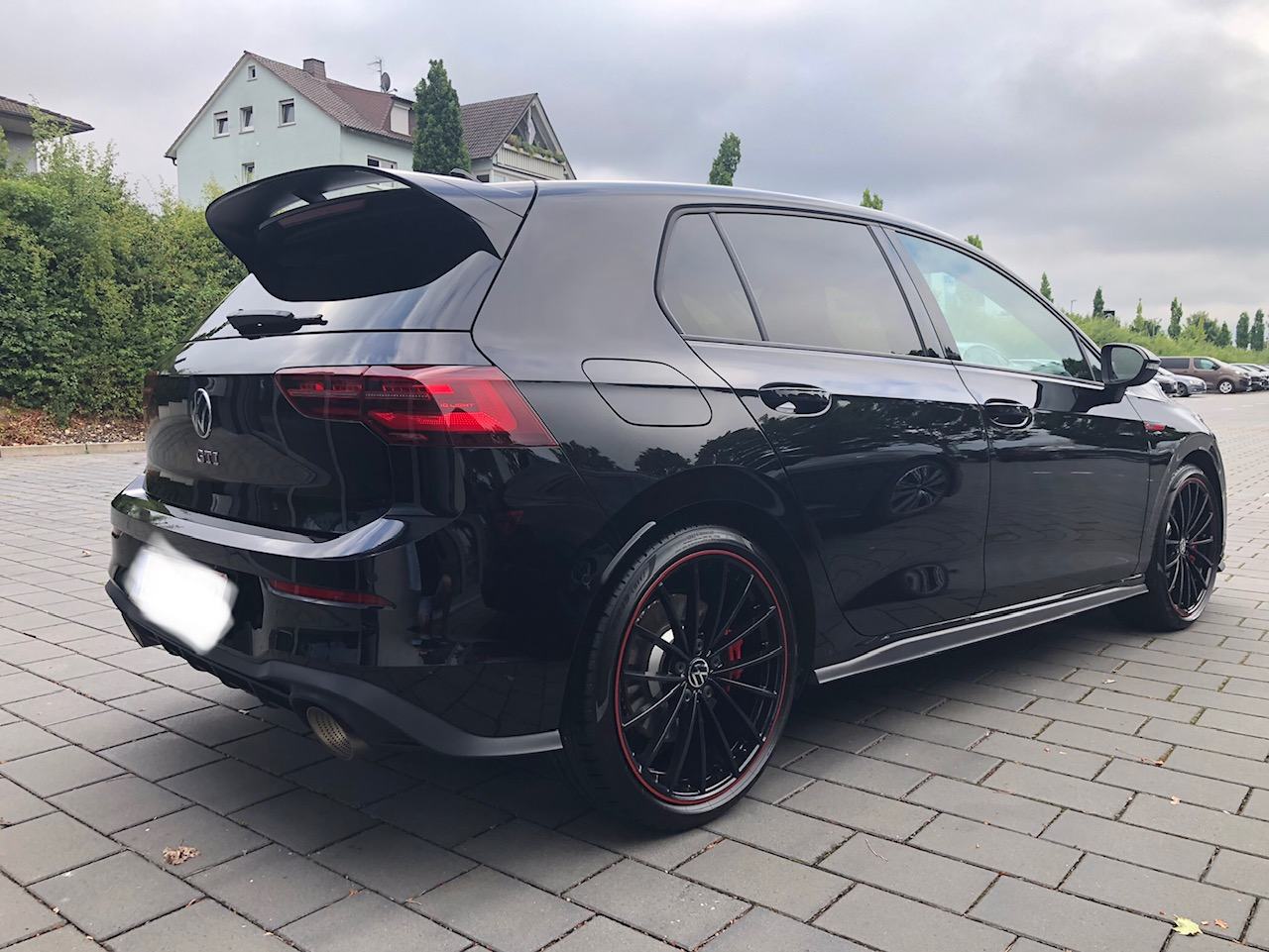 VW Golf 8 GTI CLUBSPORT AKRAPOVIC/ PERFORMANCE PACK, fotografija 2