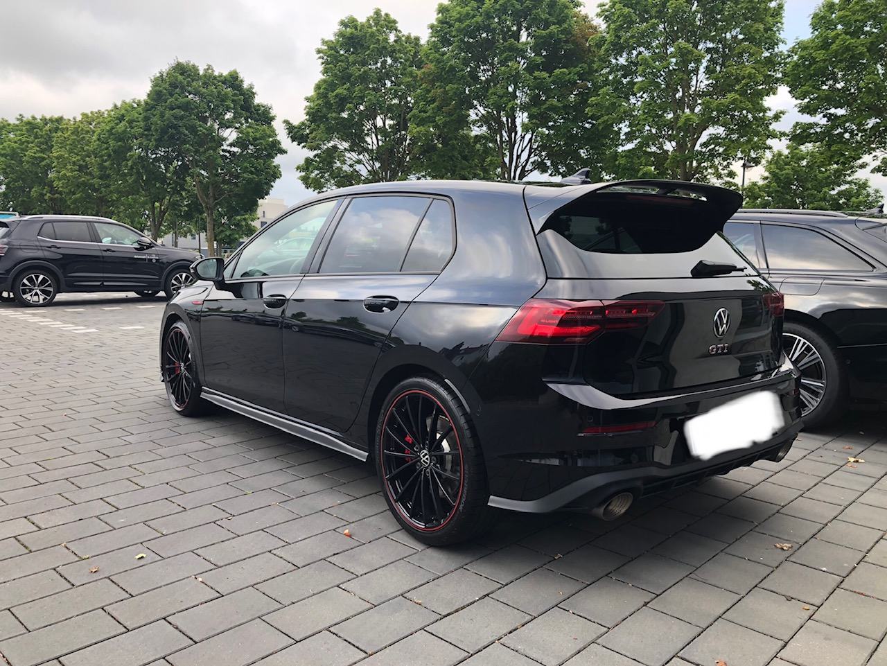 VW Golf 8 GTI CLUBSPORT AKRAPOVIC/ PERFORMANCE PACK, fotografija 3