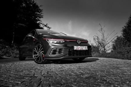 VW Golf 8 2,0 TSI, fotografija 8
