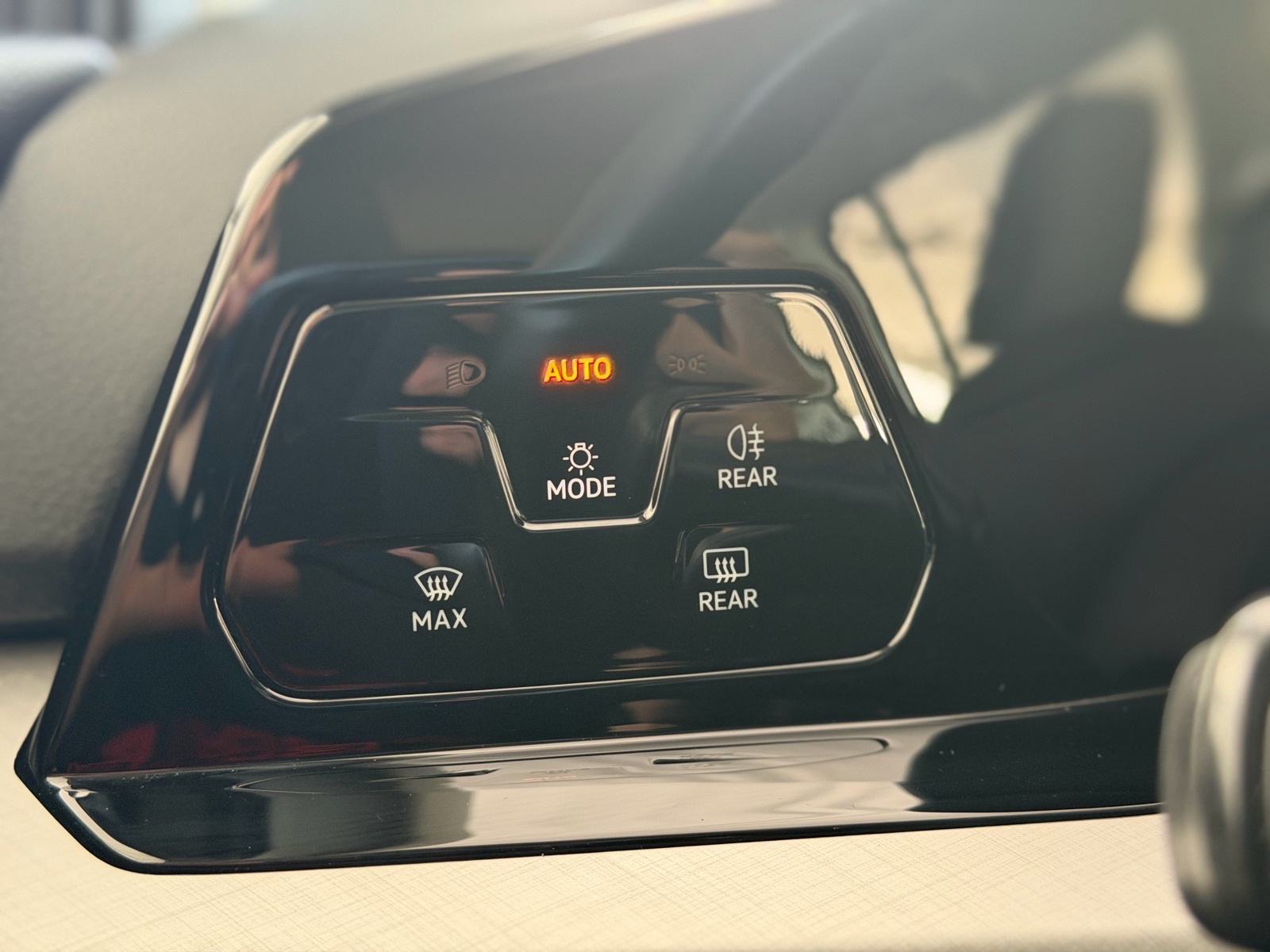 VW Golf 8 2.0TDI | HR AUTO | Jamstvo 12mj., fotografija 18