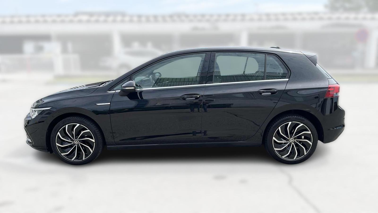 VW GOLF 8 2023 • PREMIUM jamstvo • AutoZubak Rabljena, fotografija 5