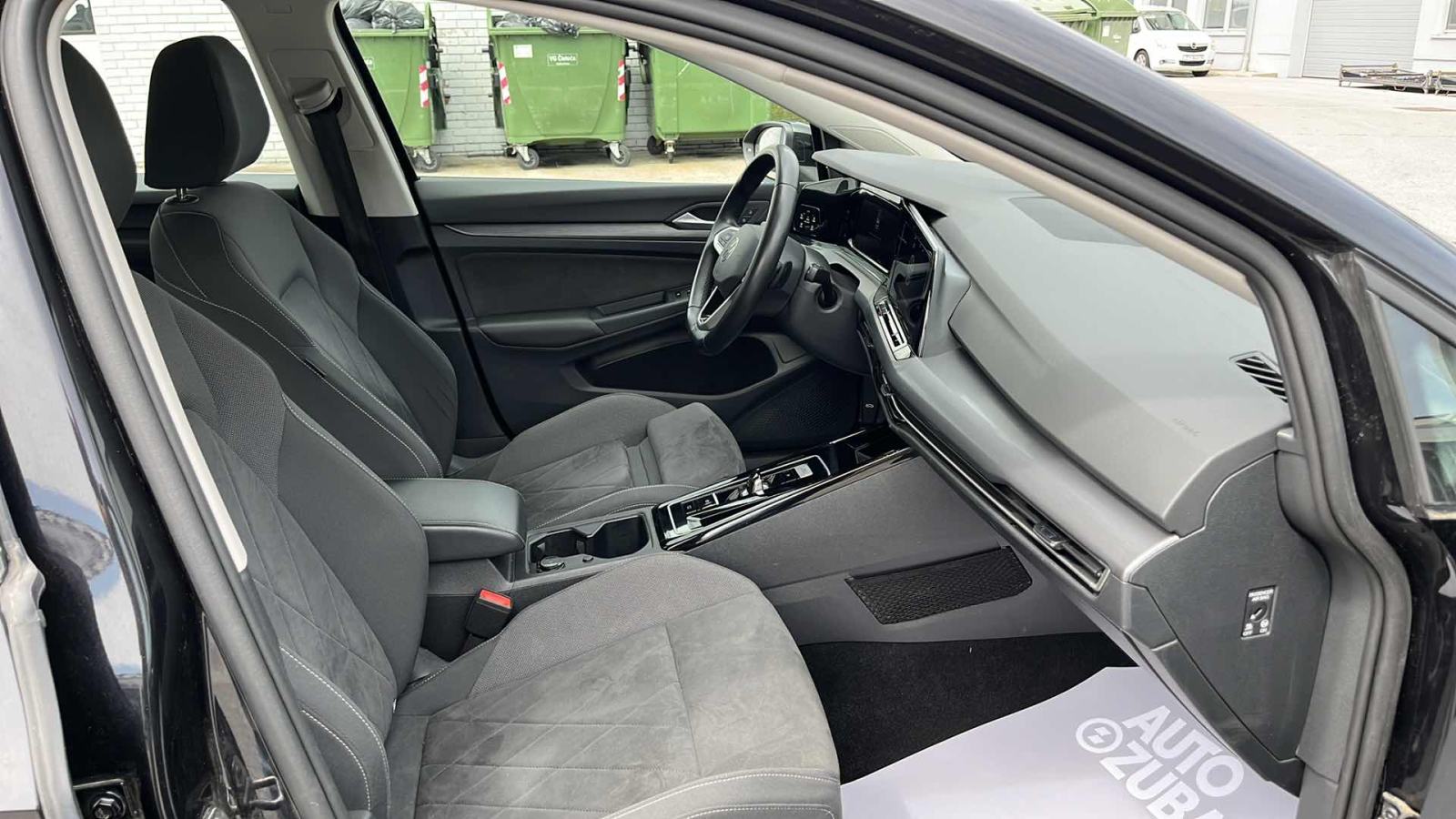 VW GOLF 8 2023 • PREMIUM jamstvo • AutoZubak Rabljena, fotografija 9