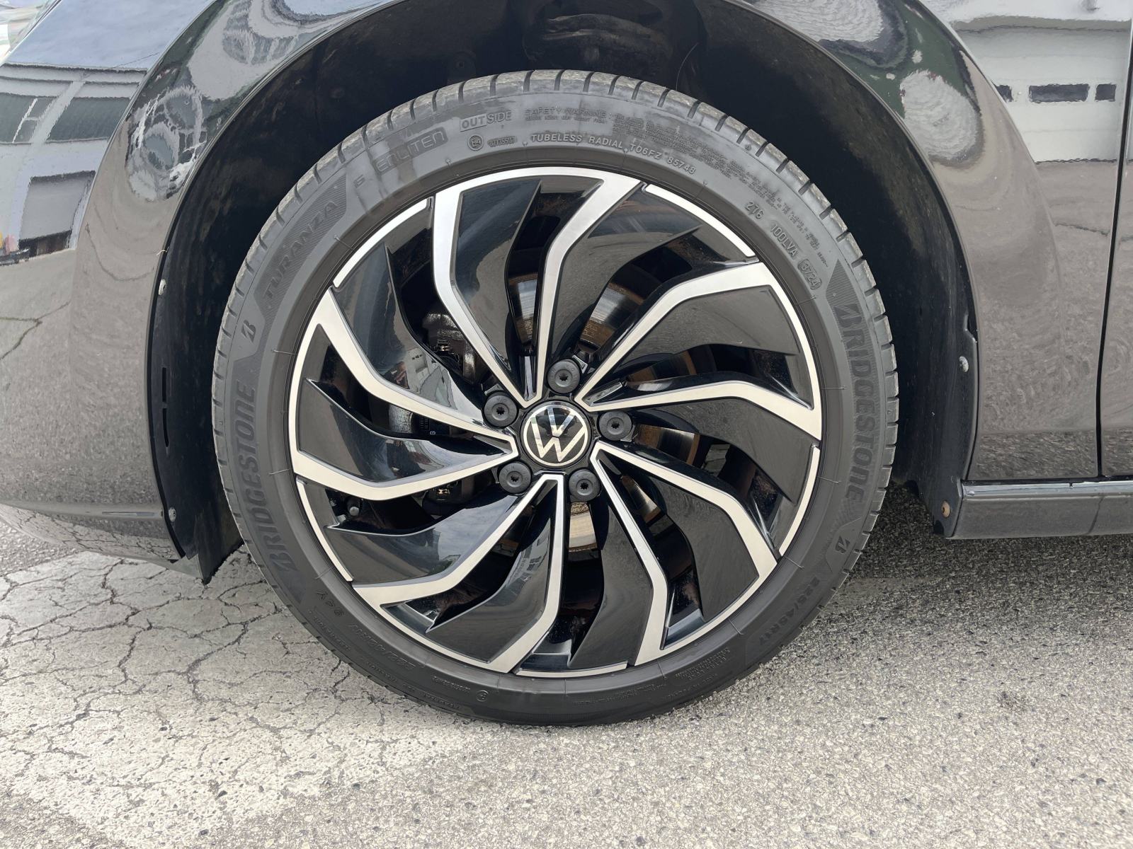VW GOLF 8 2023 • PREMIUM jamstvo • AutoZubak Rabljena, fotografija 15