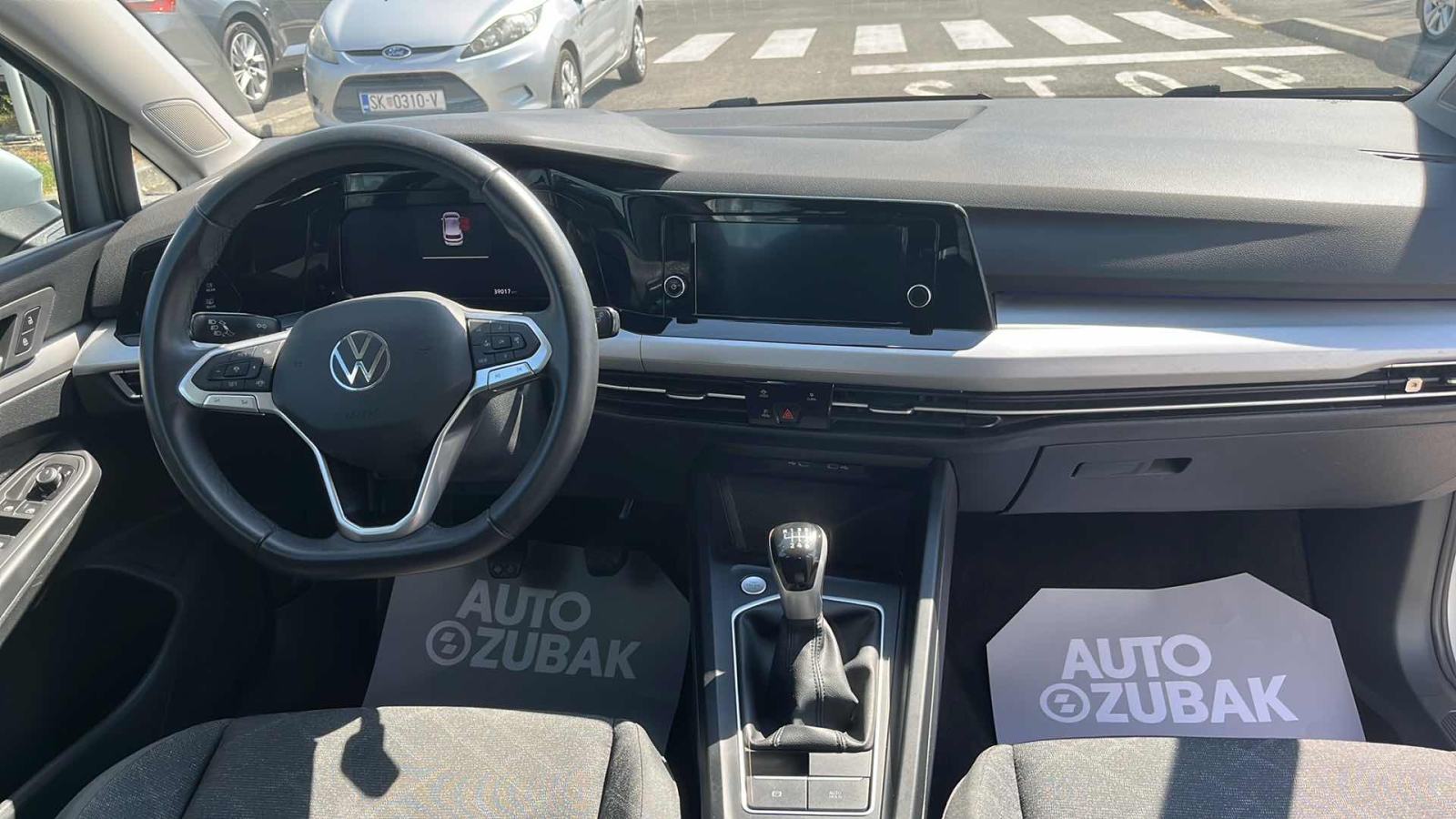 VW GOLF 8 2024 • PREMIUM jamstvo • AutoZubak Rabljena, fotografija 11