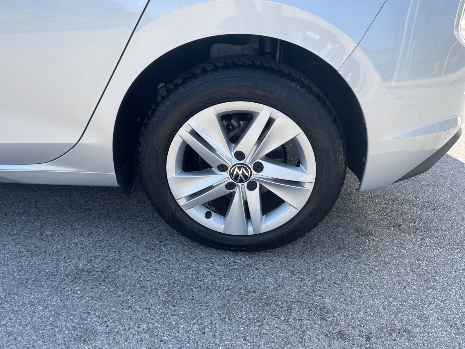 VW GOLF 8 2024 • PREMIUM jamstvo • AutoZubak Rabljena, fotografija 15