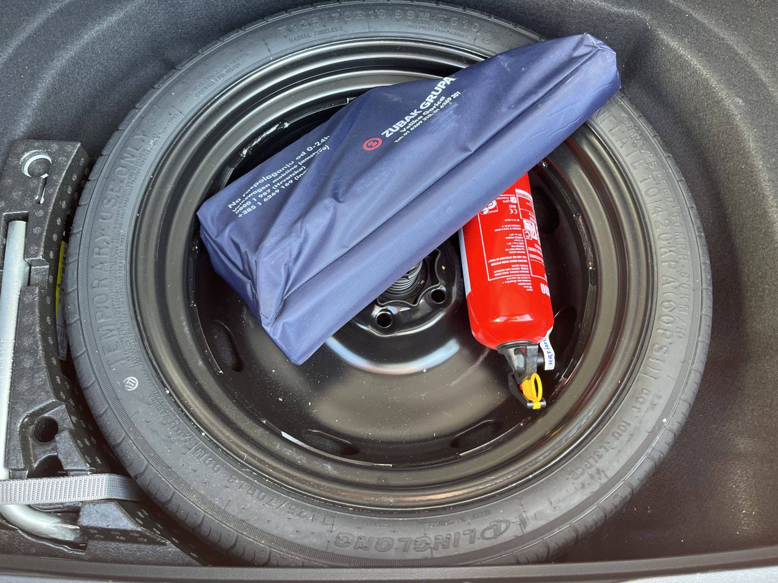 VW GOLF 8 2024 • PREMIUM jamstvo • AutoZubak Rabljena, fotografija 17