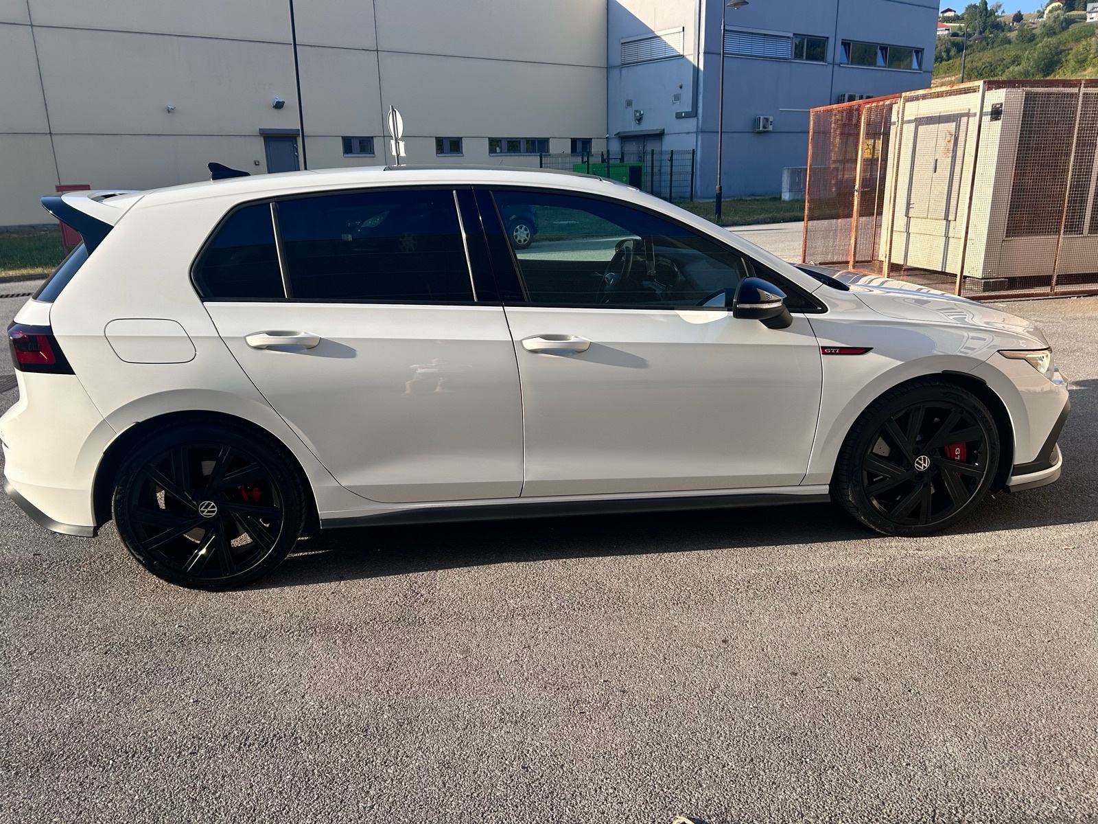 VW Golf 8 ,Clubsport,,Akrapović, Top stanje ,Panorama ,Head Up,Kamera, fotografija 6