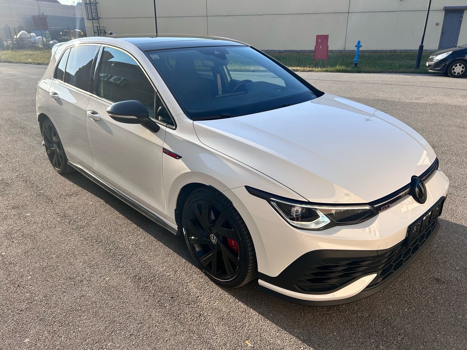 VW Golf 8 ,Clubsport,,Akrapović, Top stanje ,Panorama ,Head Up,Kamera, fotografija 7
