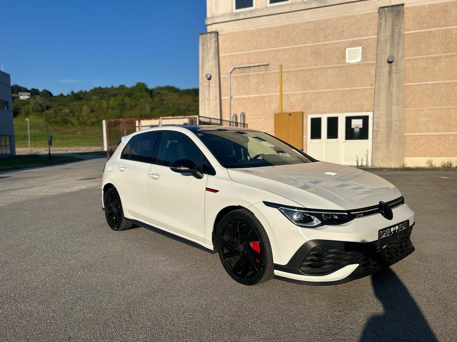 VW Golf 8 ,Clubsport,,Akrapović, Top stanje ,Panorama ,Head Up,Kamera, fotografija 8