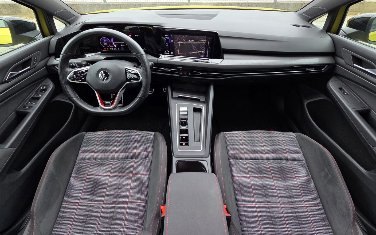 VW Golf 8 GTI 2.0 DSG*AMBI.LIGHT*PANORAMA*IQ DRIVE*FULL LED*48.000KM*, fotografija 7
