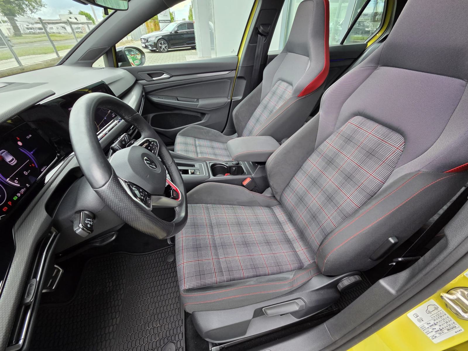 VW Golf 8 GTI 2.0 DSG*AMBI.LIGHT*PANORAMA*IQ DRIVE*FULL LED*48.000KM*, fotografija 9
