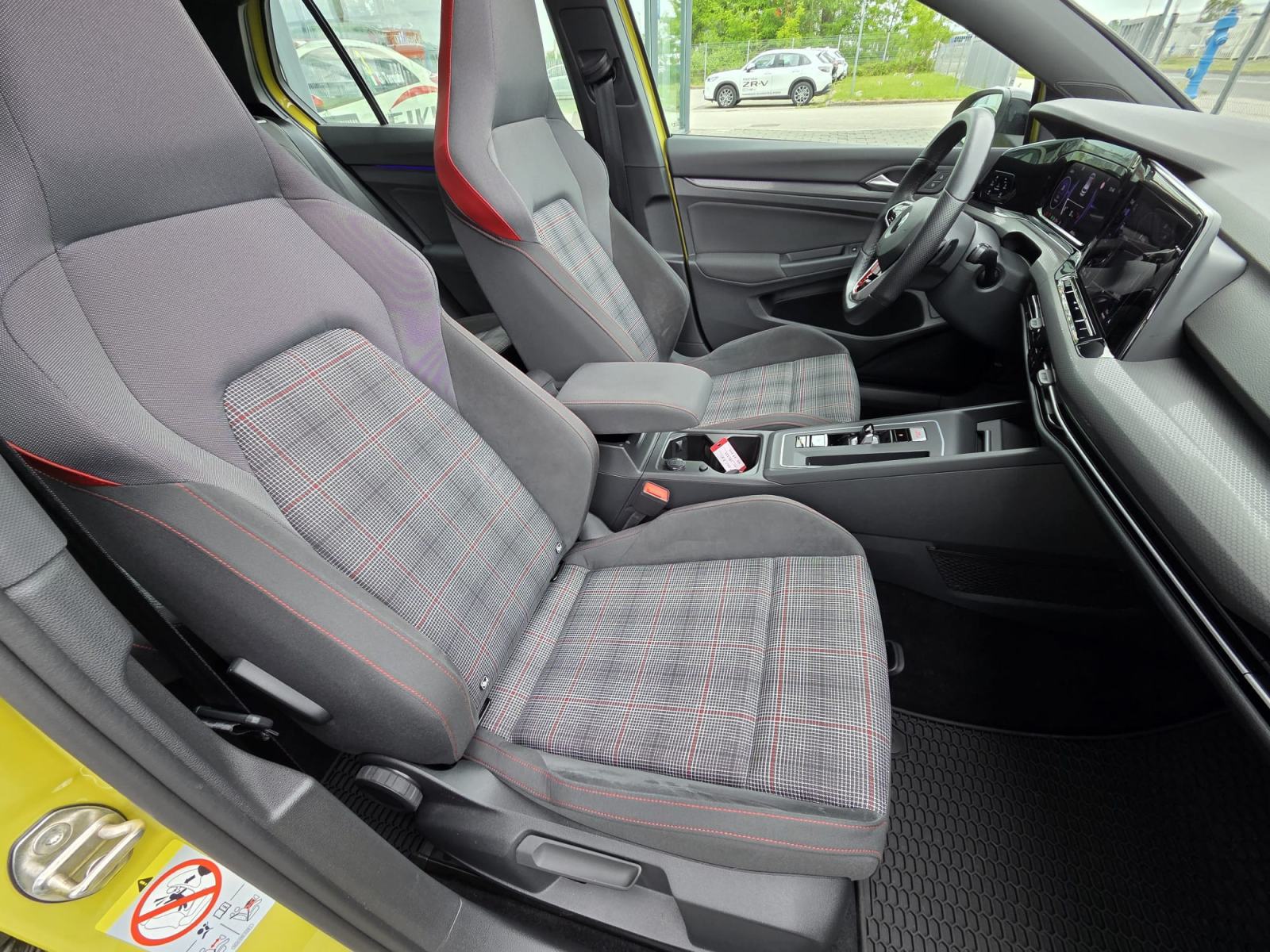 VW Golf 8 GTI 2.0 DSG*AMBI.LIGHT*PANORAMA*IQ DRIVE*FULL LED*48.000KM*, fotografija 10