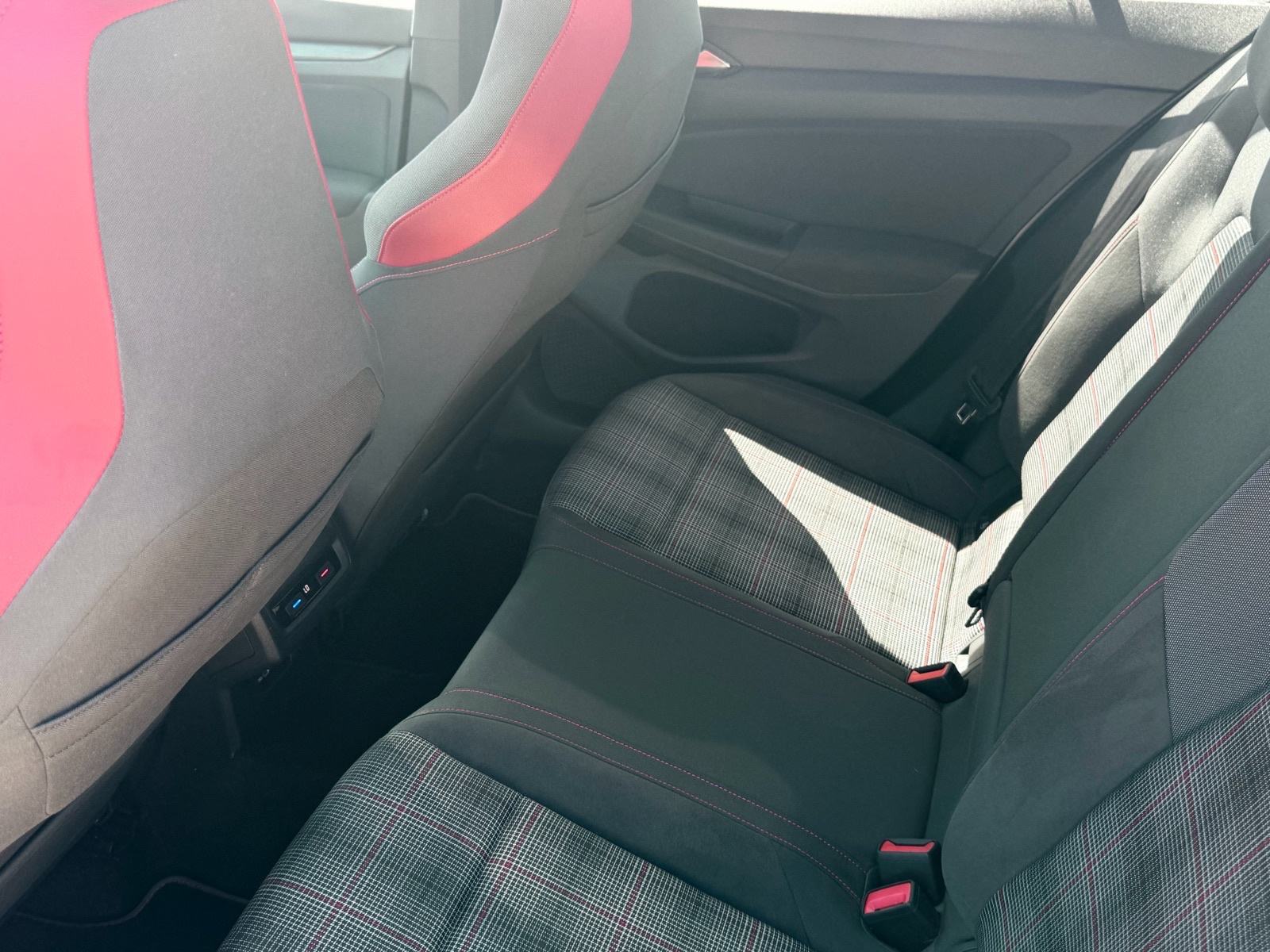 VW Golf 8 gti 2,0 TSI automatik, fotografija 10
