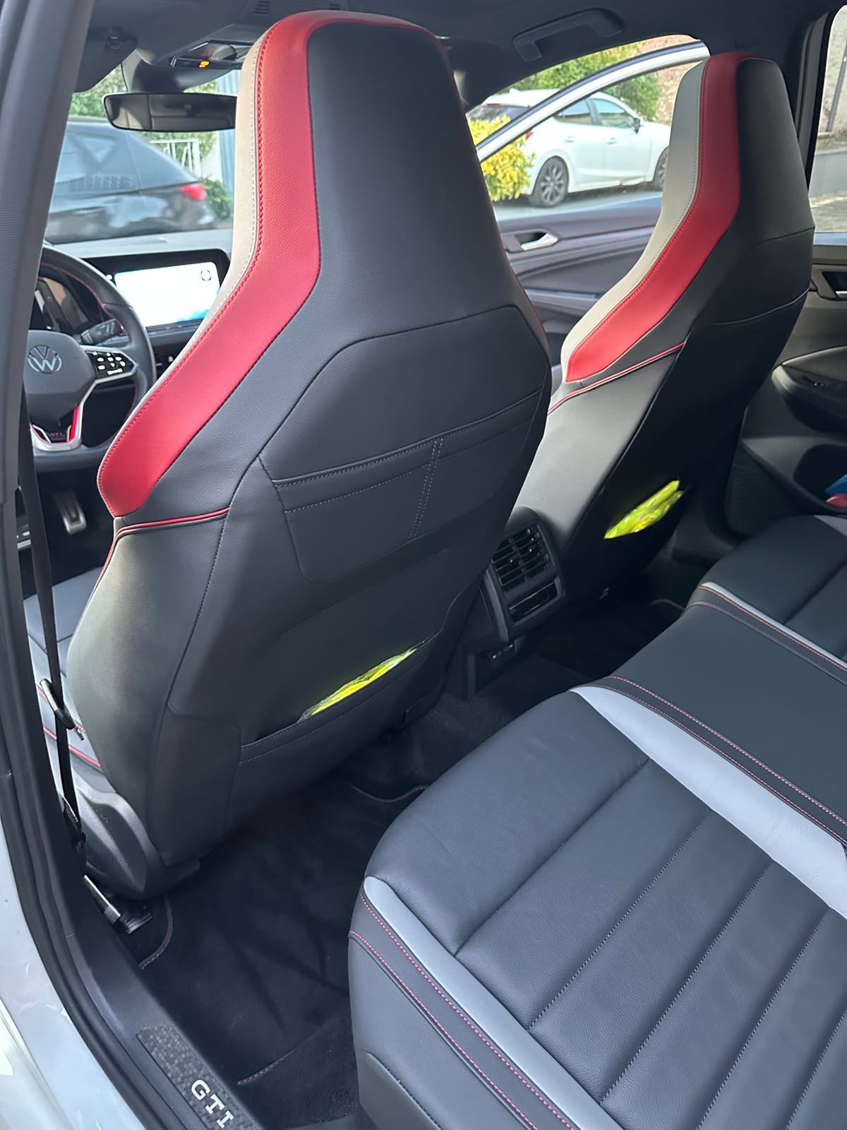 VW GOLF 8 GTI *2024* DSG/PANO/MATRIX IQ LIGHT/KOŽA/KAM/AMBI/JAMSTVO, fotografija 16